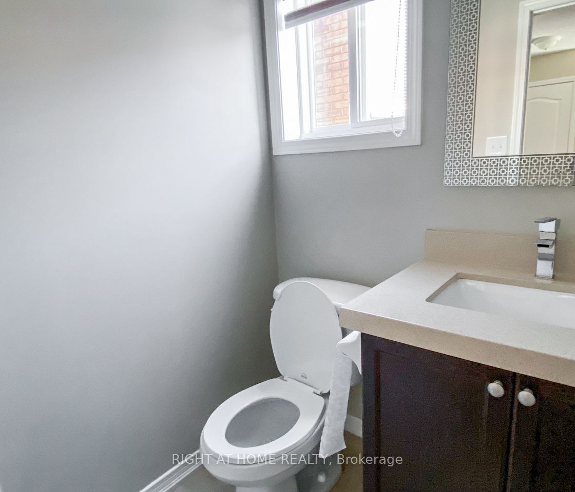 2099 Osbond Road Property Photo 15