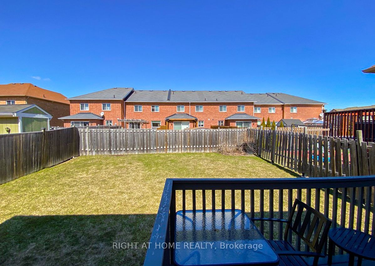 2099 Osbond Road Property Photo 17