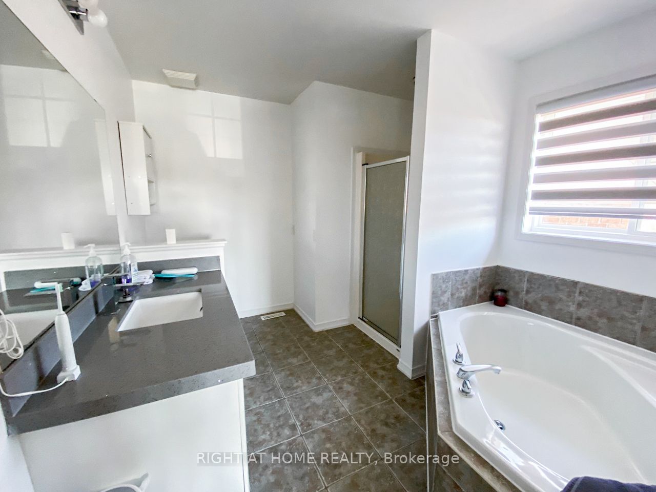 2099 Osbond Road Property Photo 19