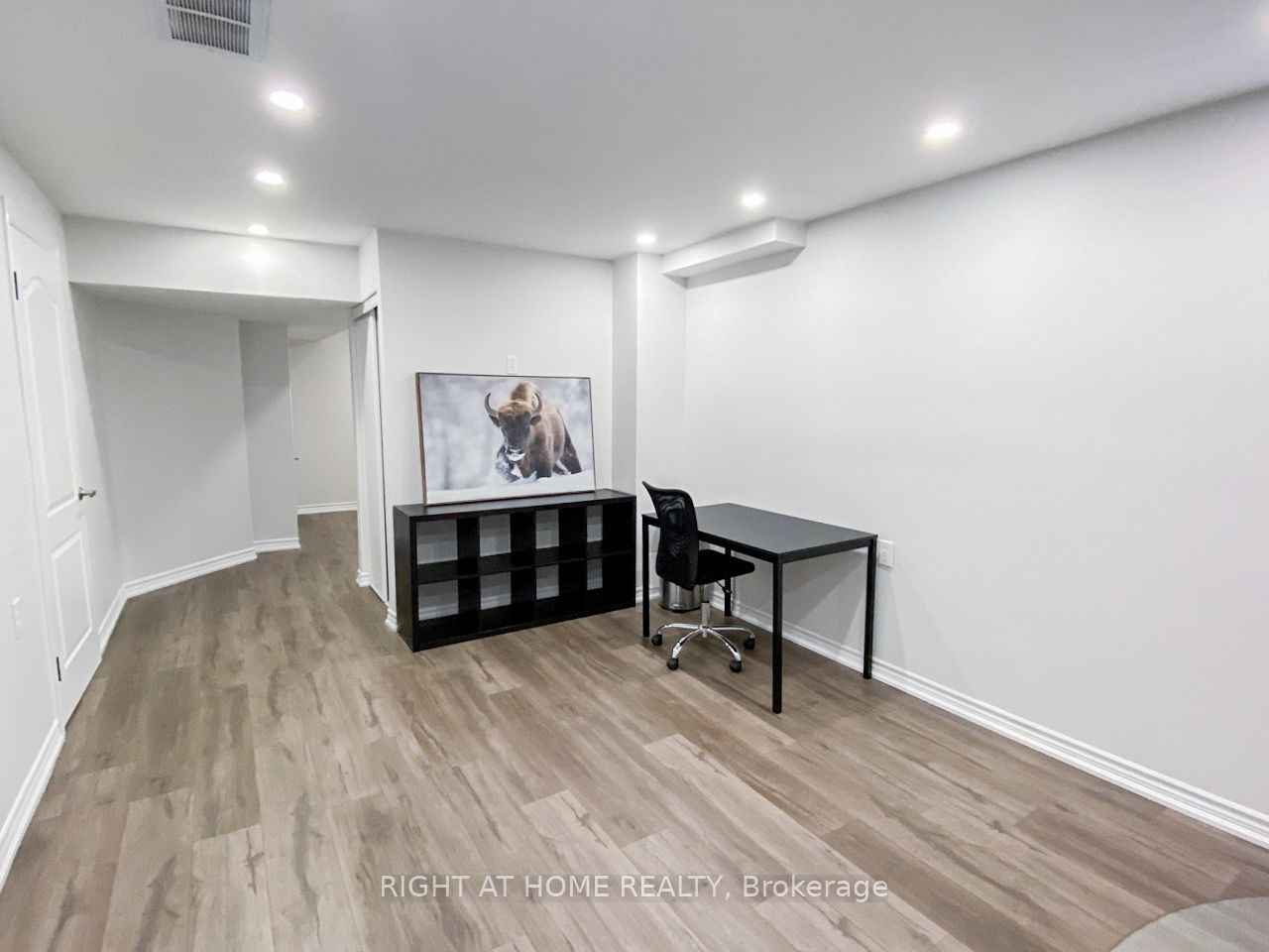 2099 Osbond Road Property Photo 29