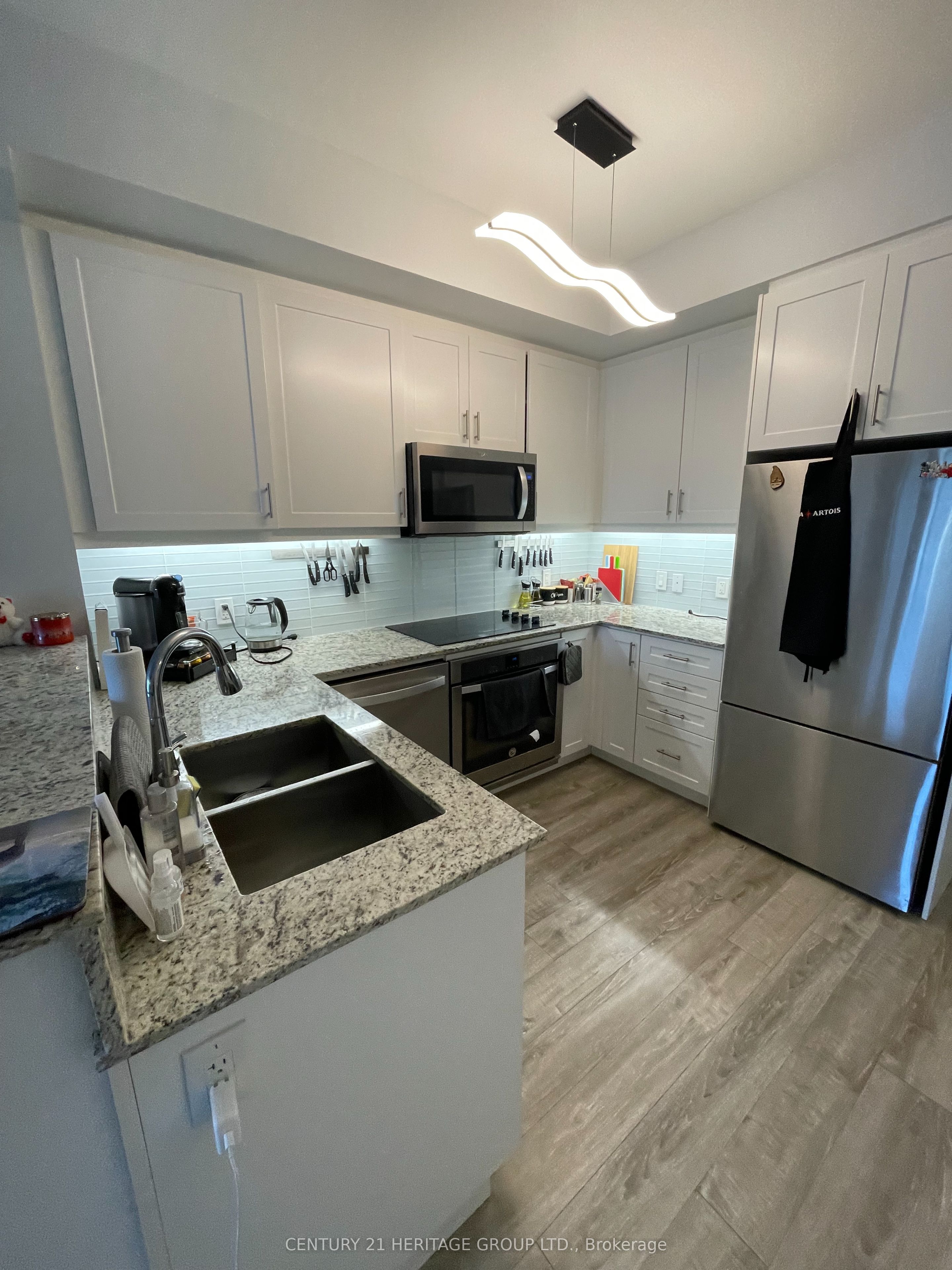 9618 Yonge Street 201 Property Photo 7