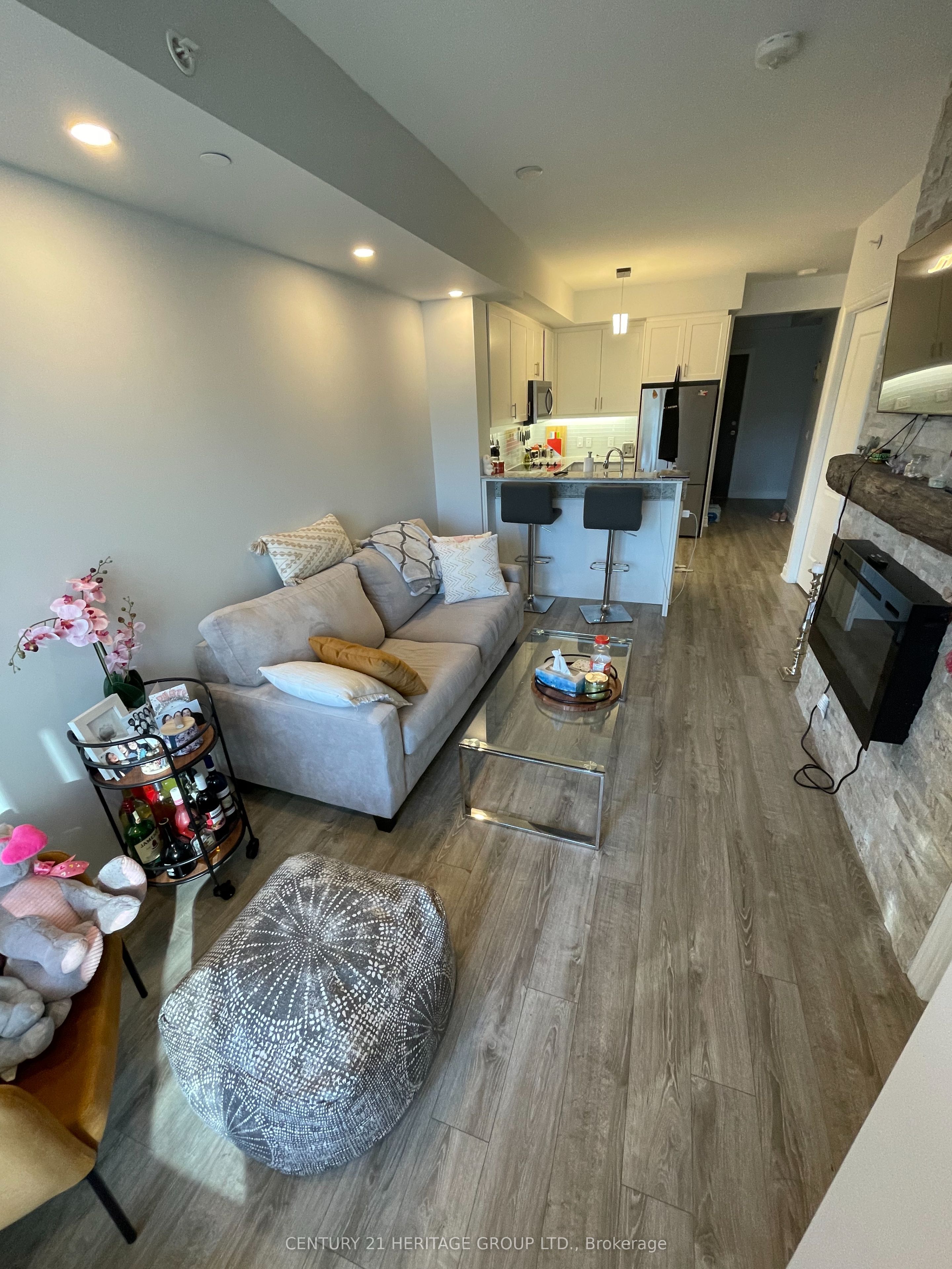9618 Yonge Street 201 Property Photo 8
