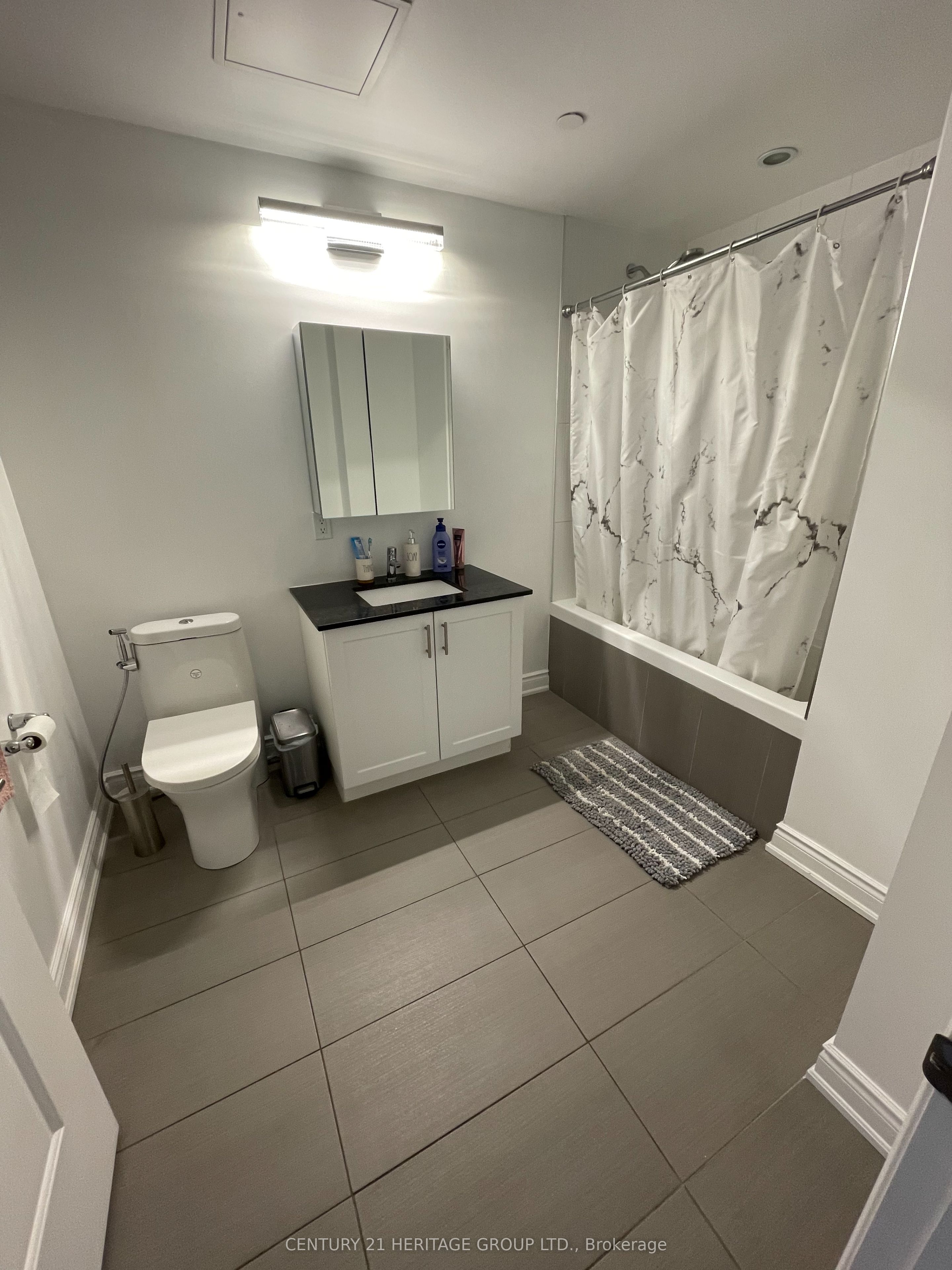 9618 Yonge Street 201 Property Photo 10