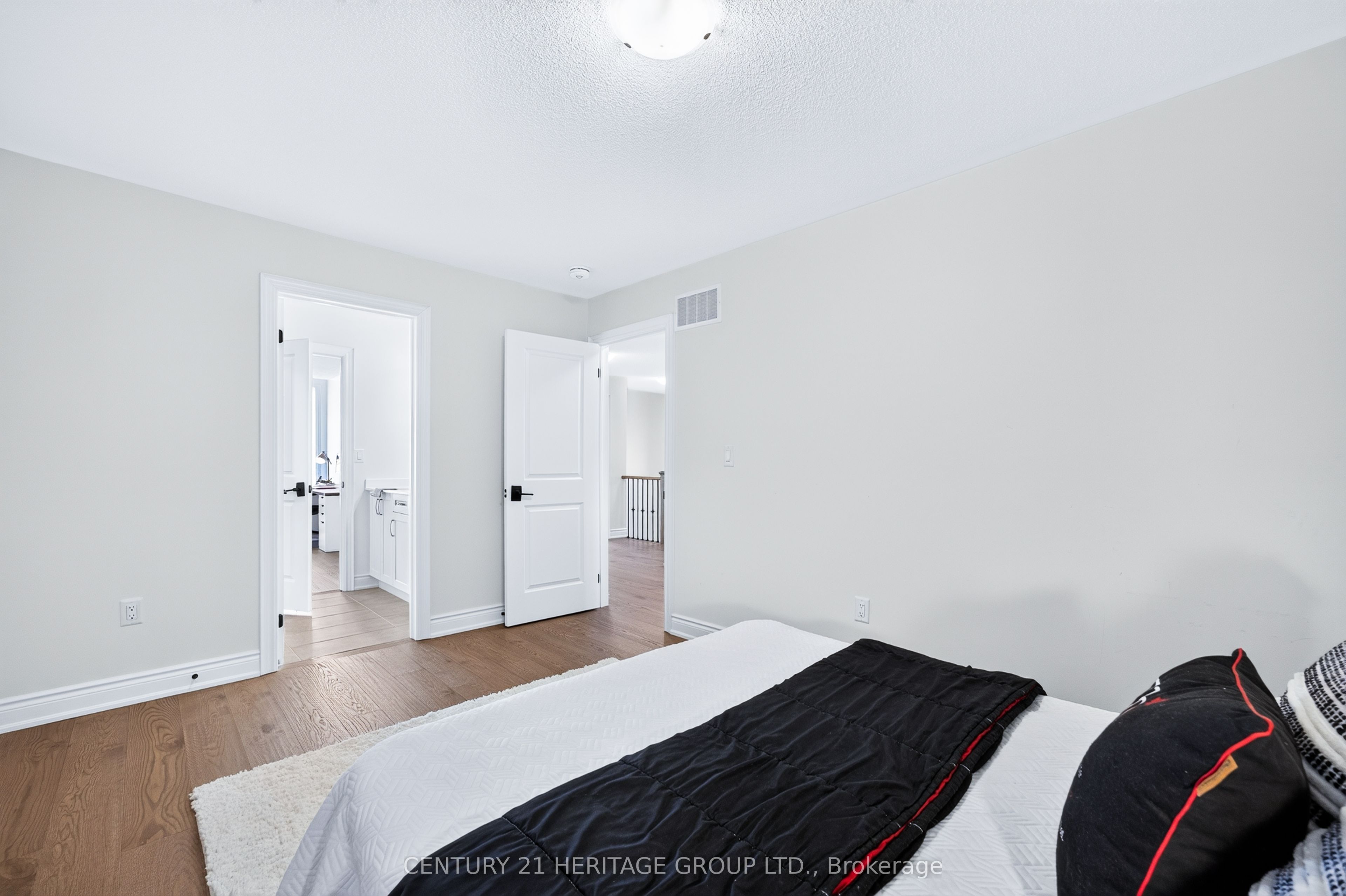 147 Meadow Vista Crescent Property Photo 35
