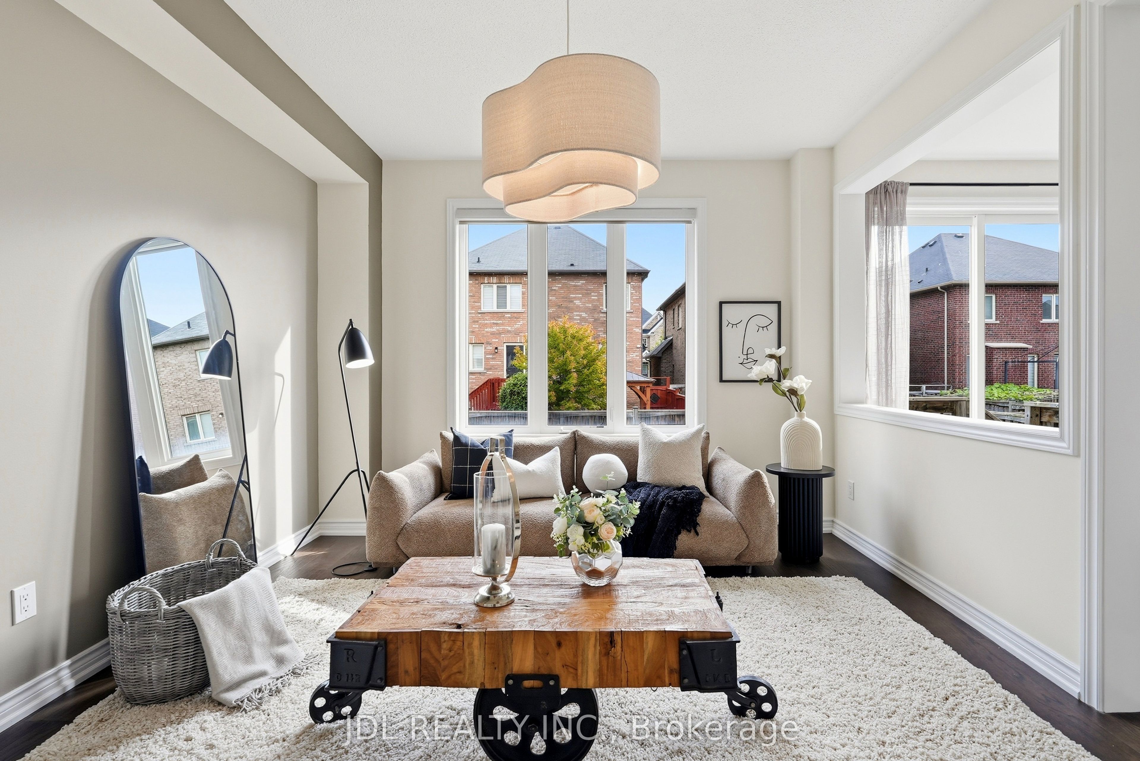 15 Beacon Point Street Property Photo 18