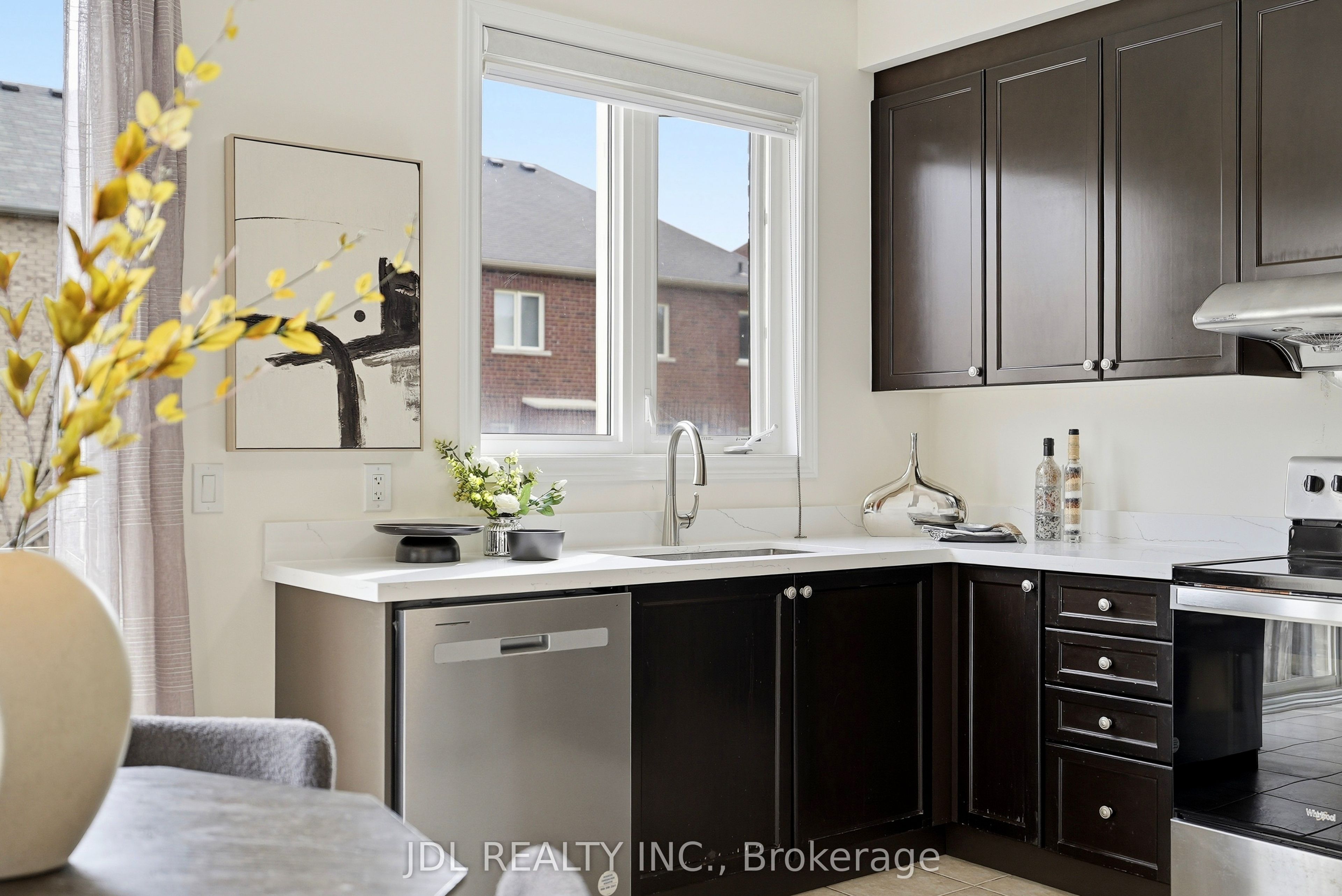 15 Beacon Point Street Property Photo 23