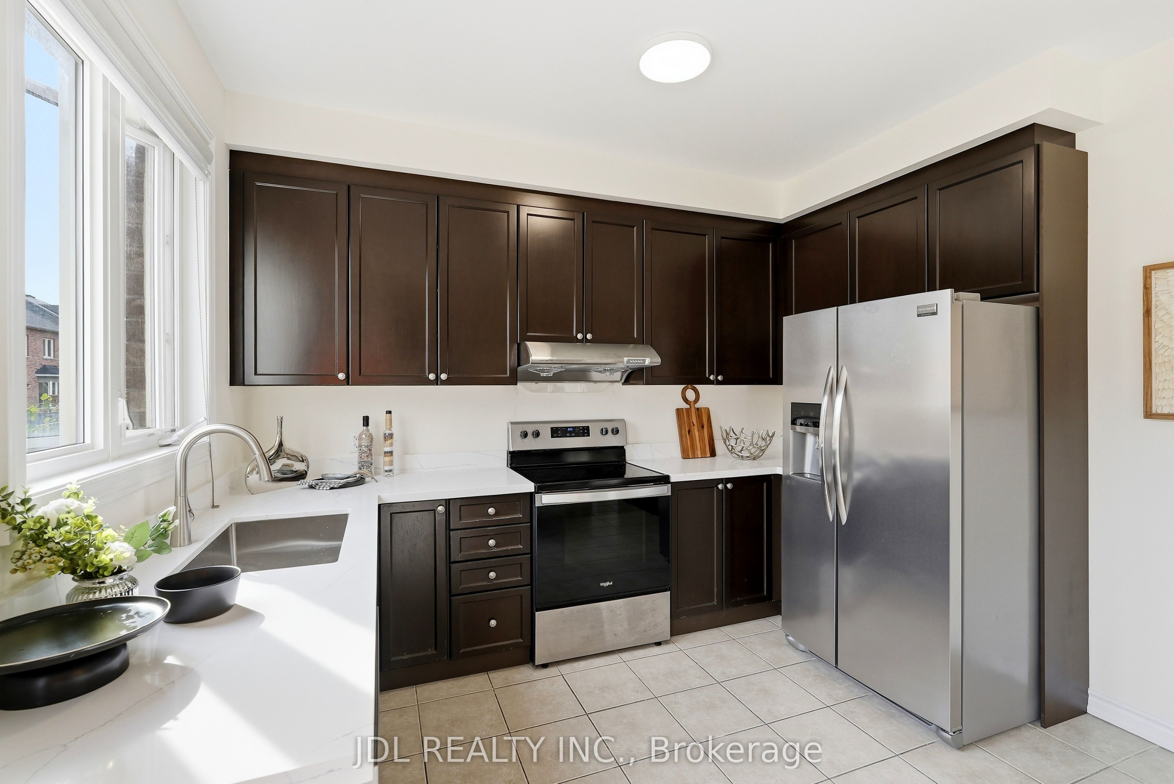 15 Beacon Point Street Property Photo 24