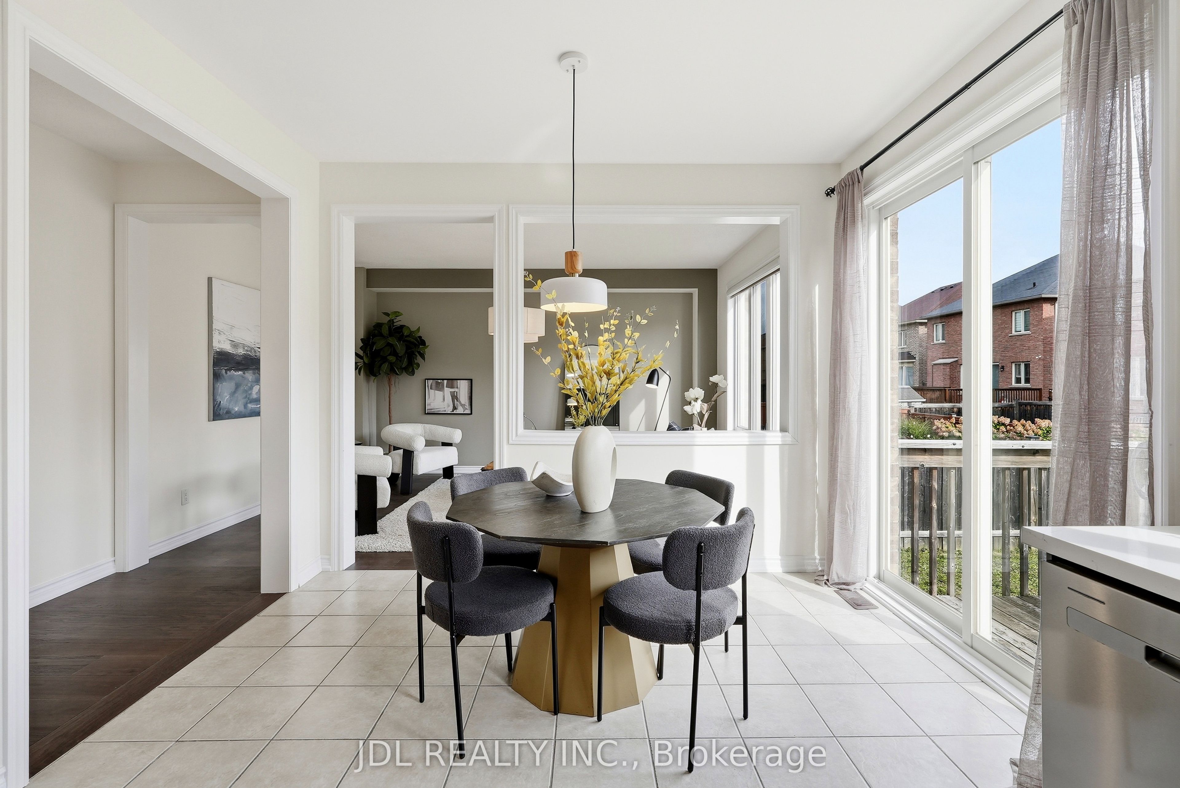 15 Beacon Point Street Property Photo 26