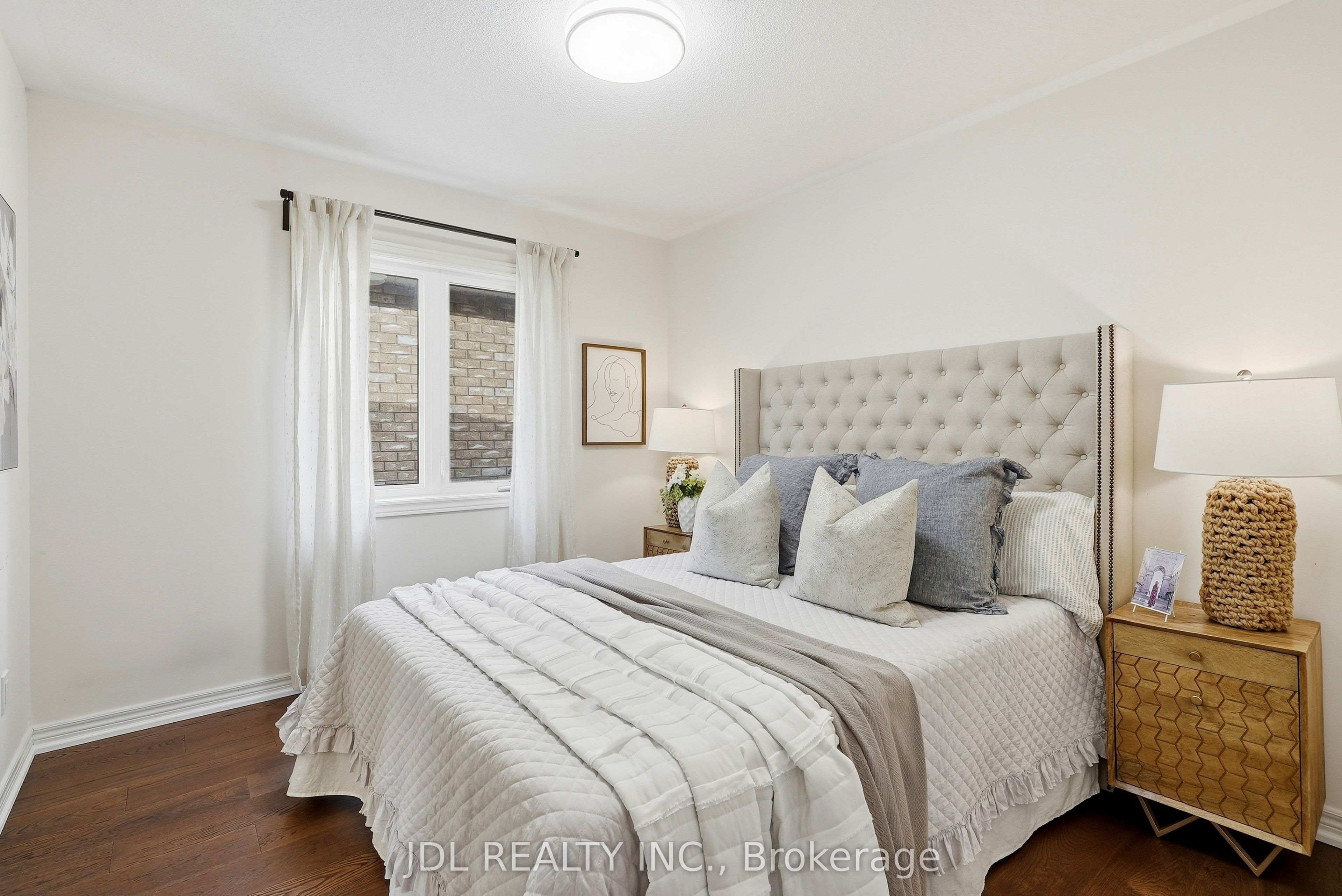 15 Beacon Point Street Property Photo 35