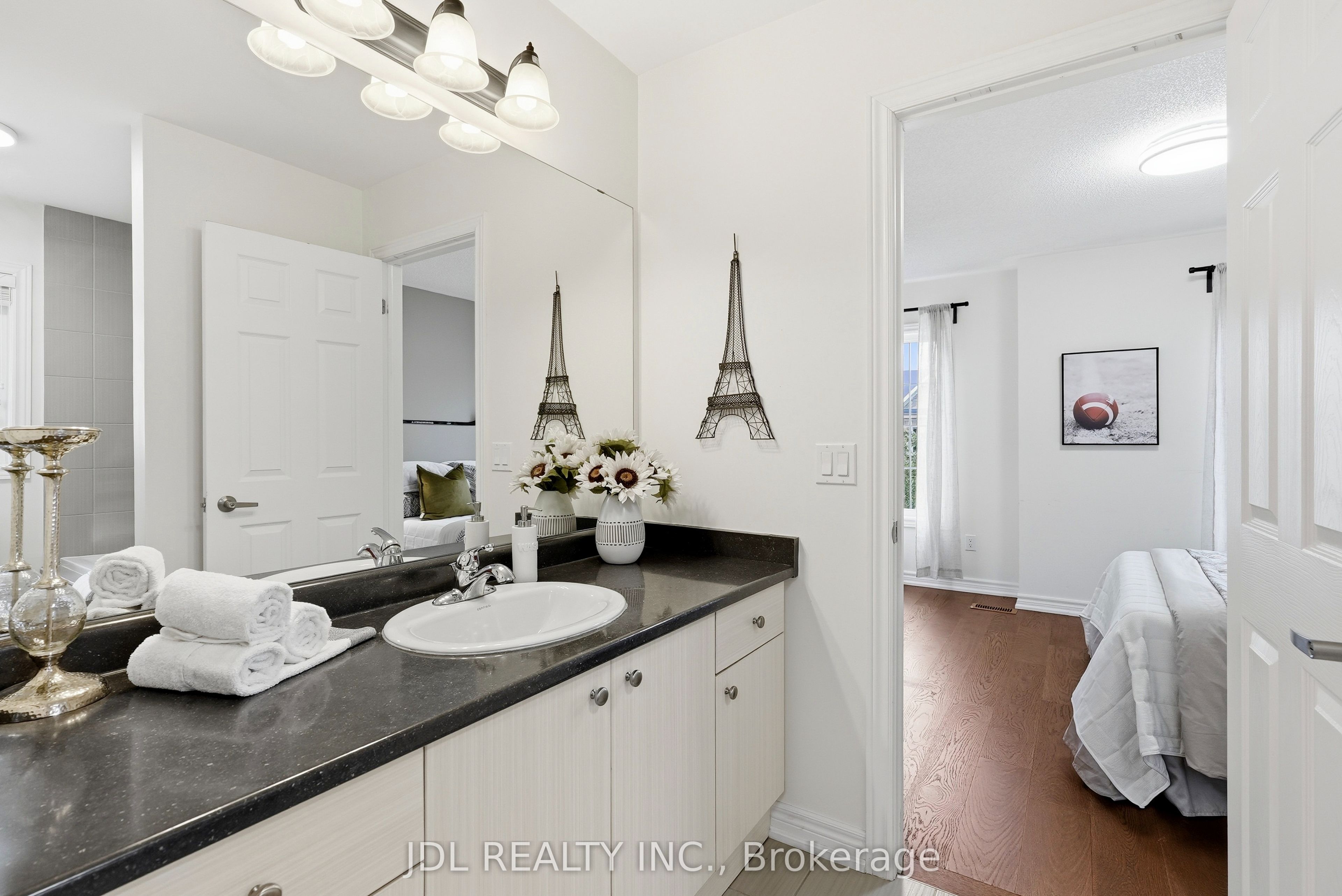 15 Beacon Point Street Property Photo 37
