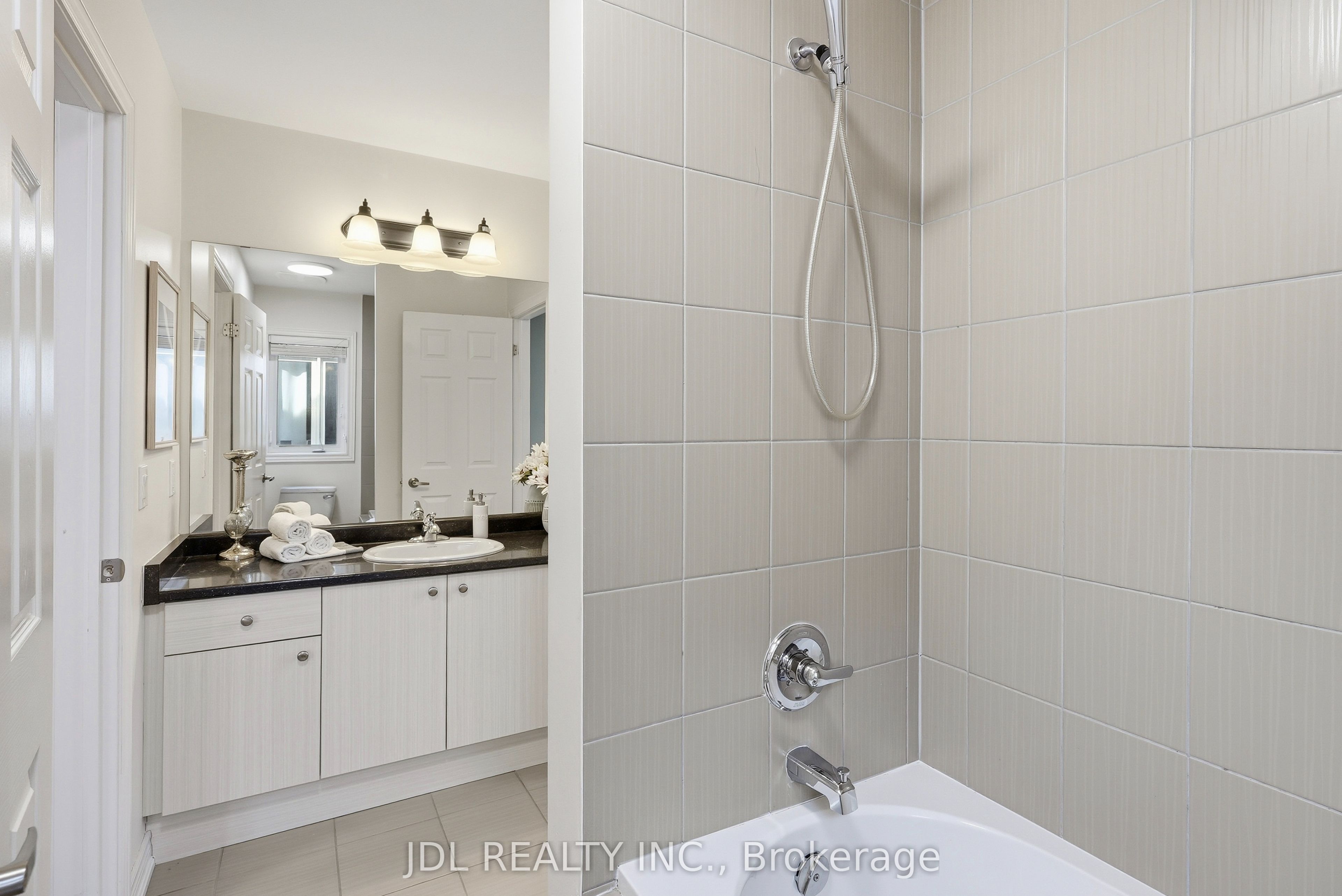 15 Beacon Point Street Property Photo 39