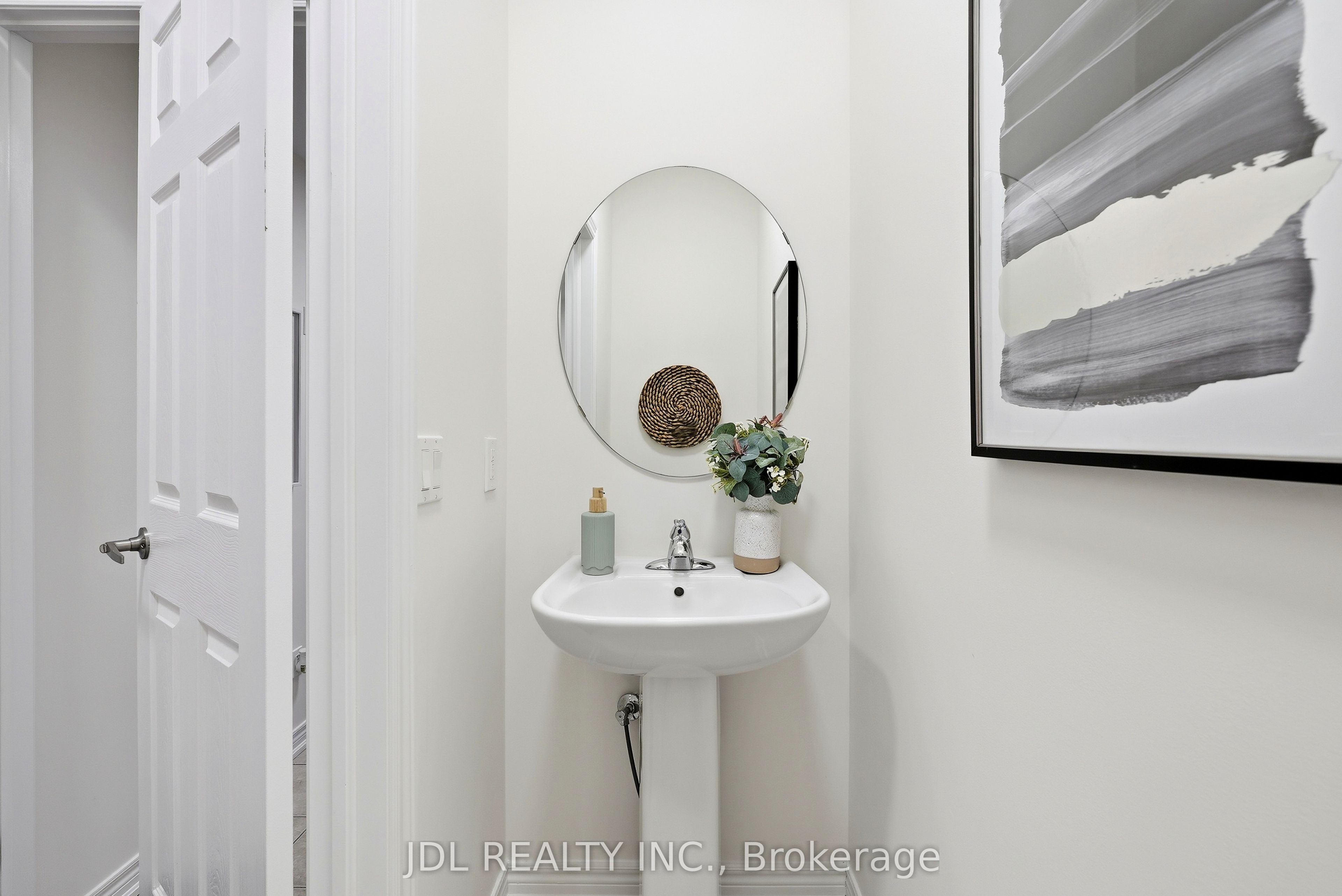 15 Beacon Point Street Property Photo 45