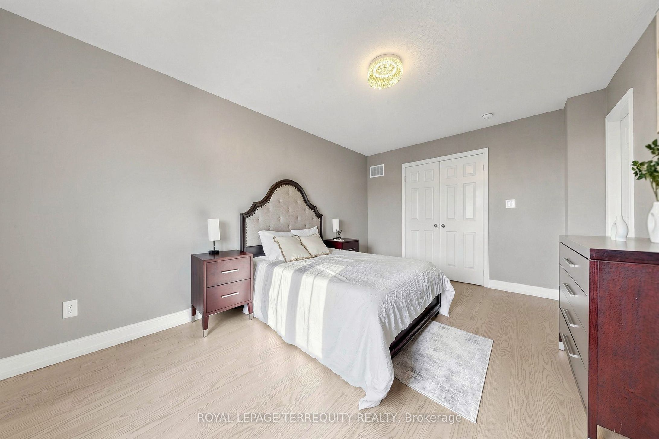 199 Armstrong Crescent Property Photo 17