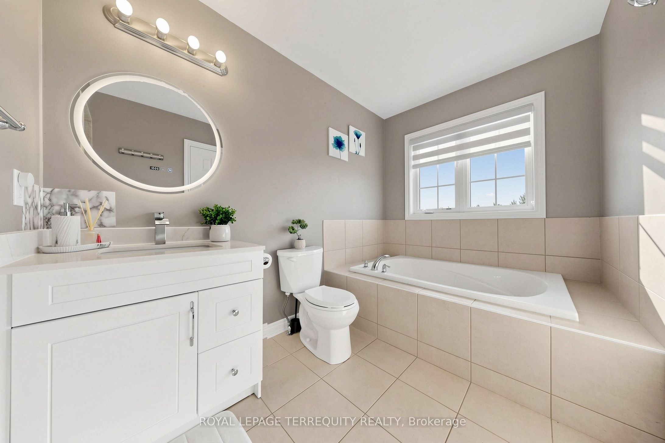 199 Armstrong Crescent Property Photo 20