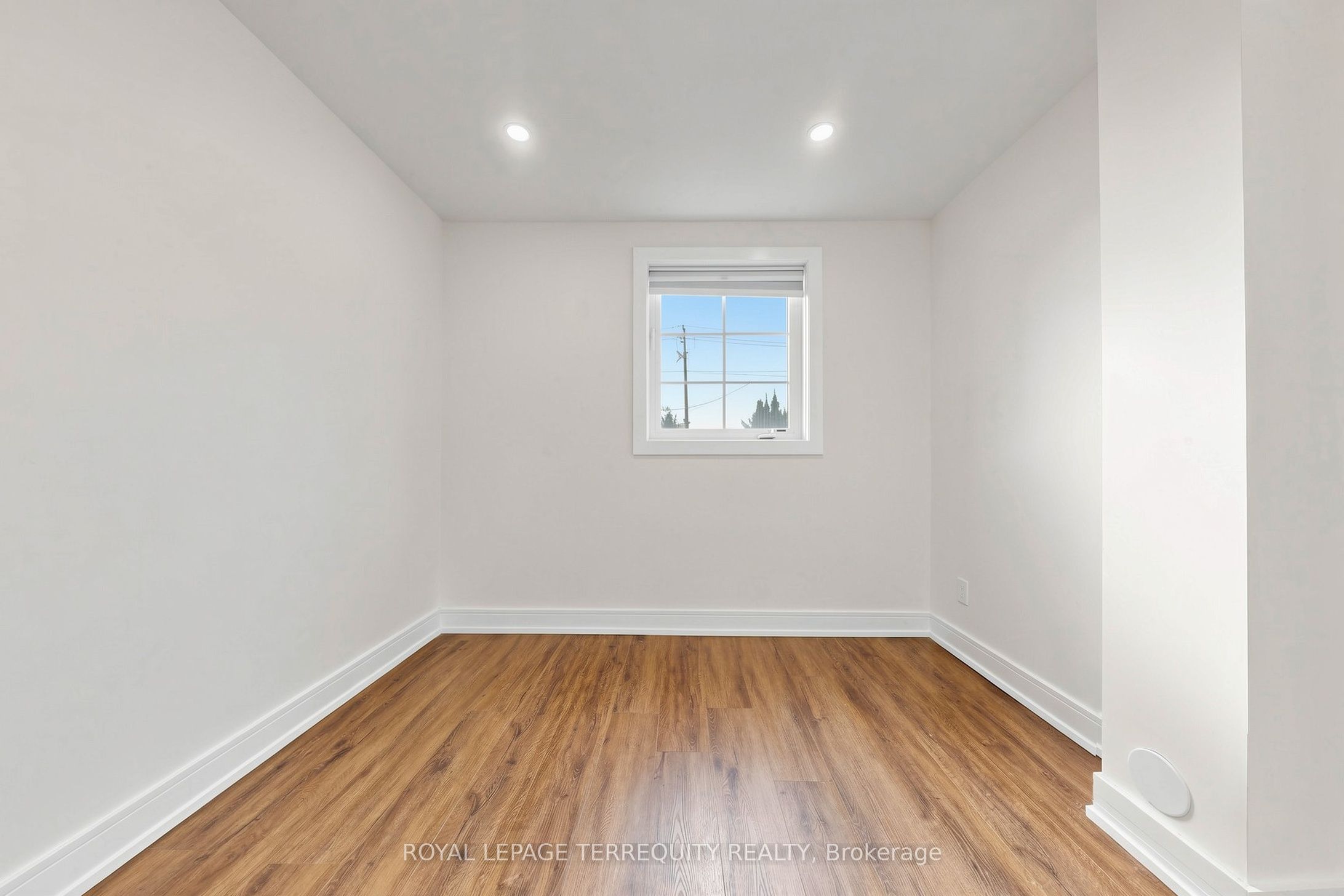 199 Armstrong Crescent Property Photo 26