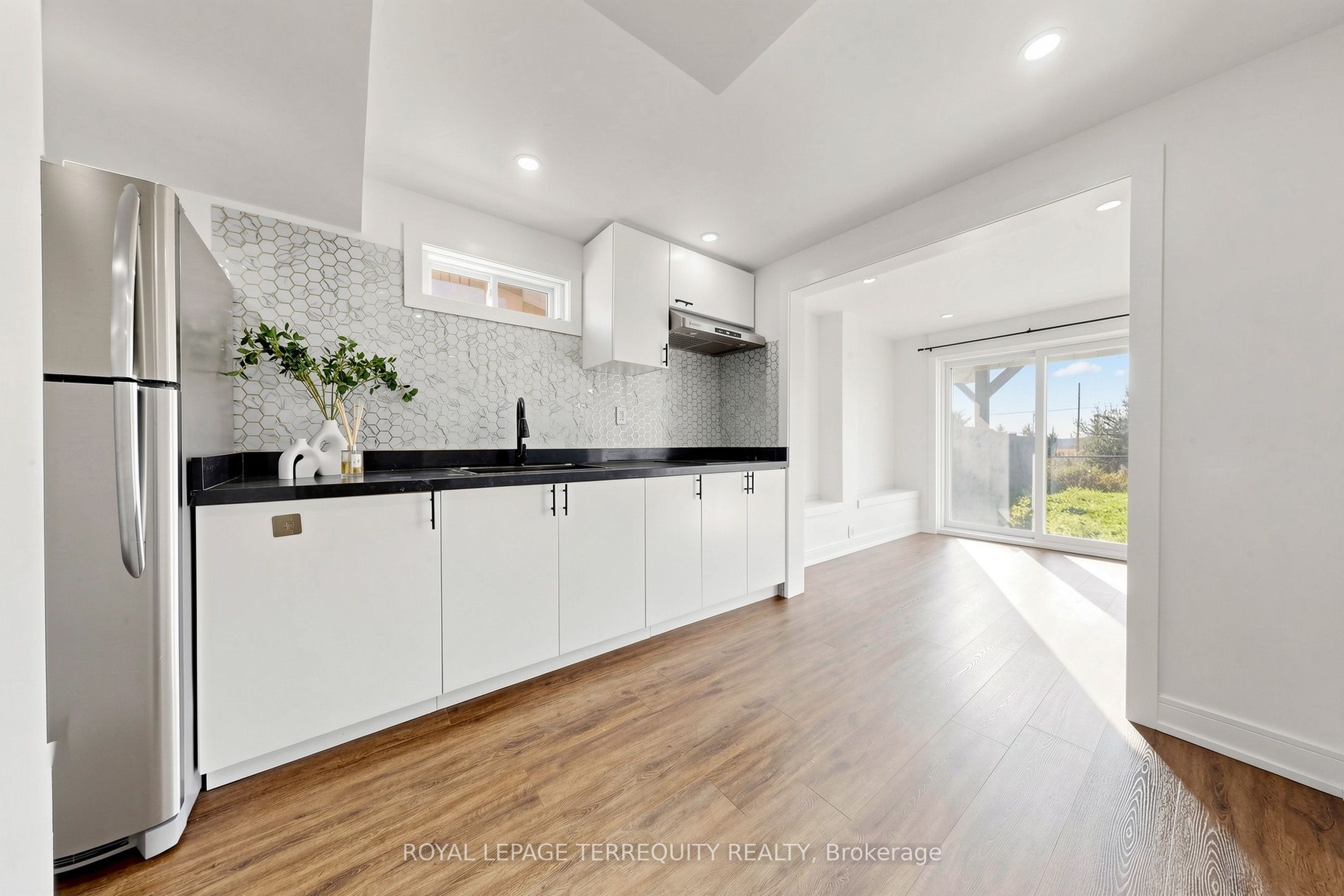 199 Armstrong Crescent Property Photo 29
