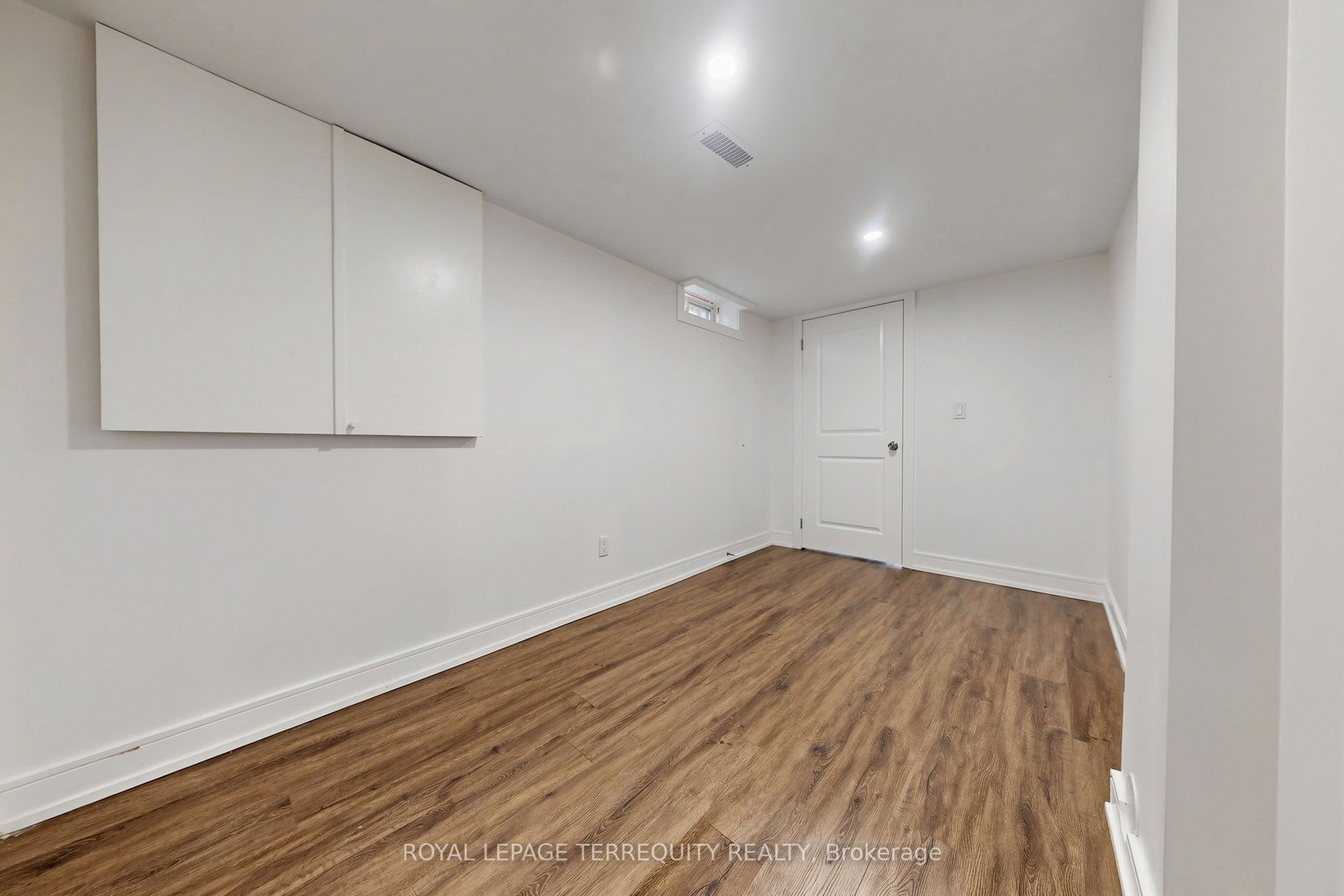 199 Armstrong Crescent Property Photo 36