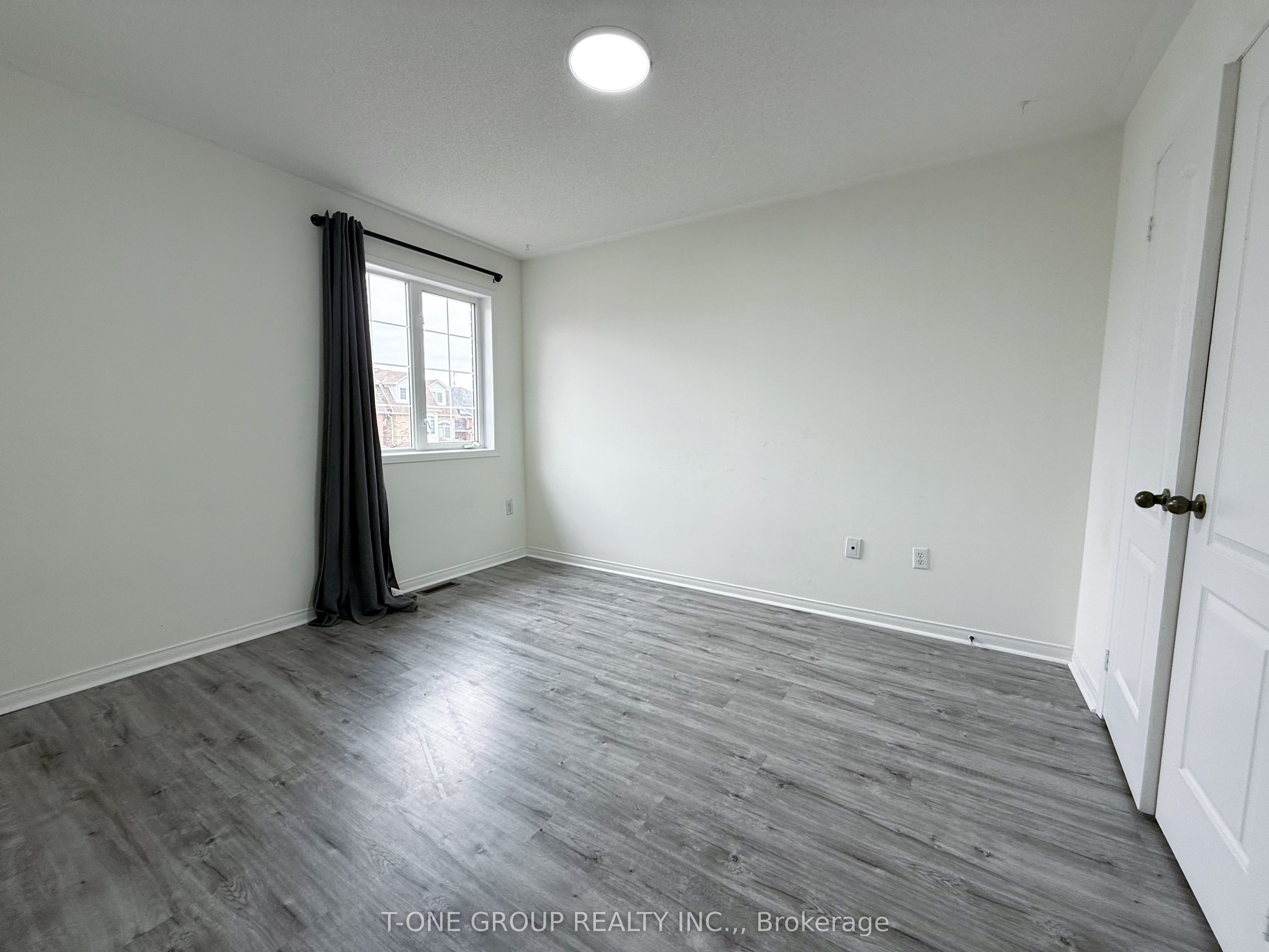 90 Bridlepath Street Property Photo 7