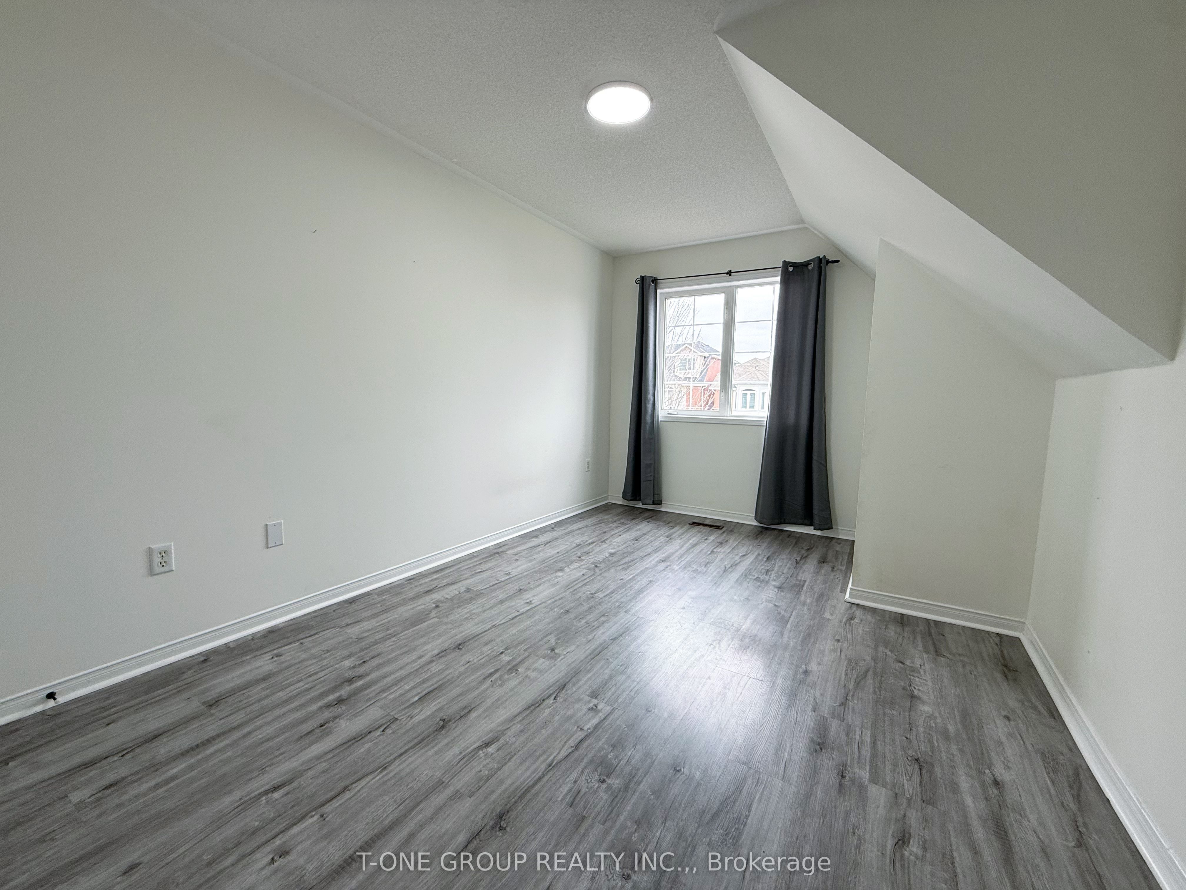 90 Bridlepath Street Property Photo 8