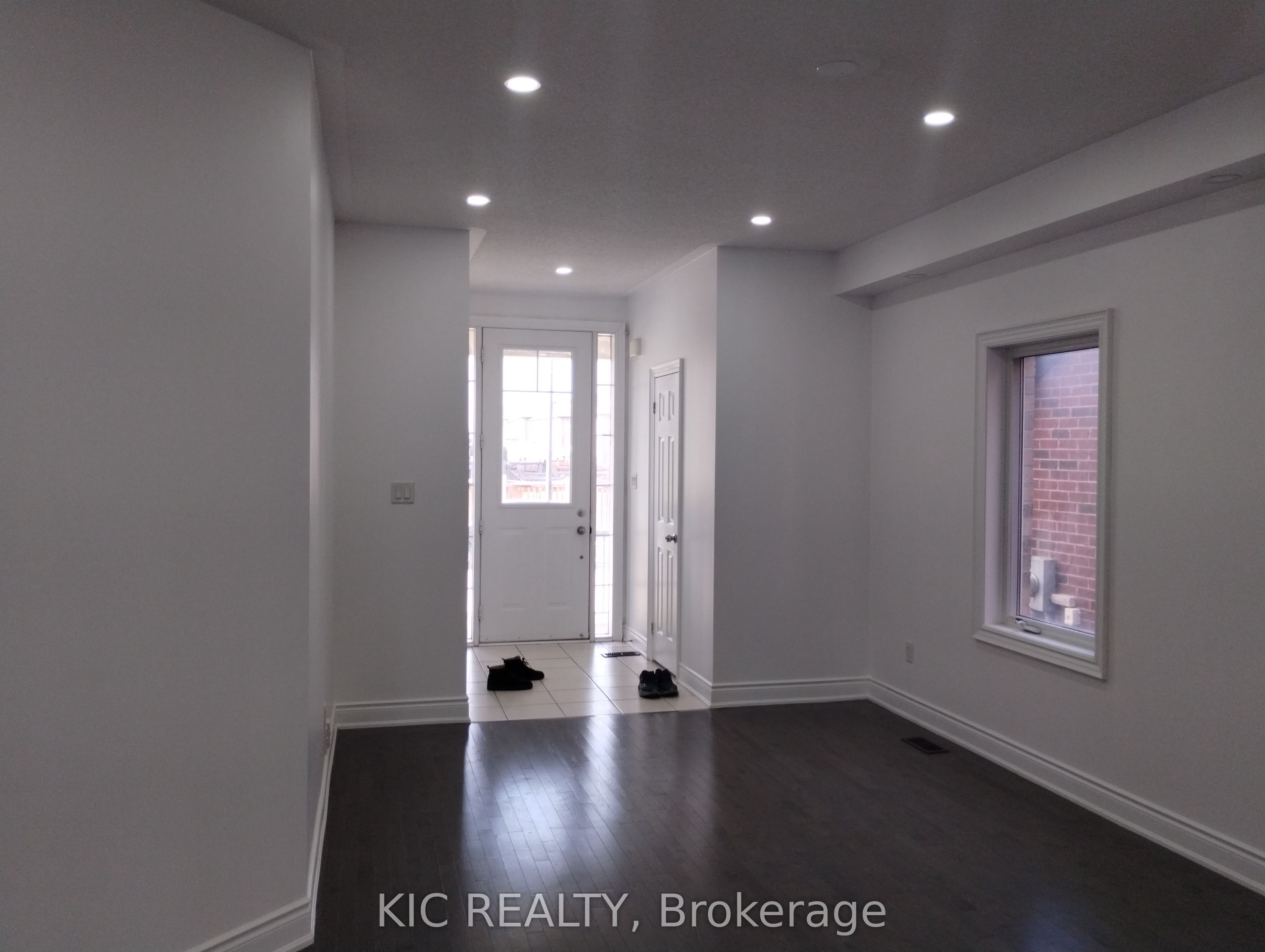 1461 Lormel Gate Avenue Property Photo 2