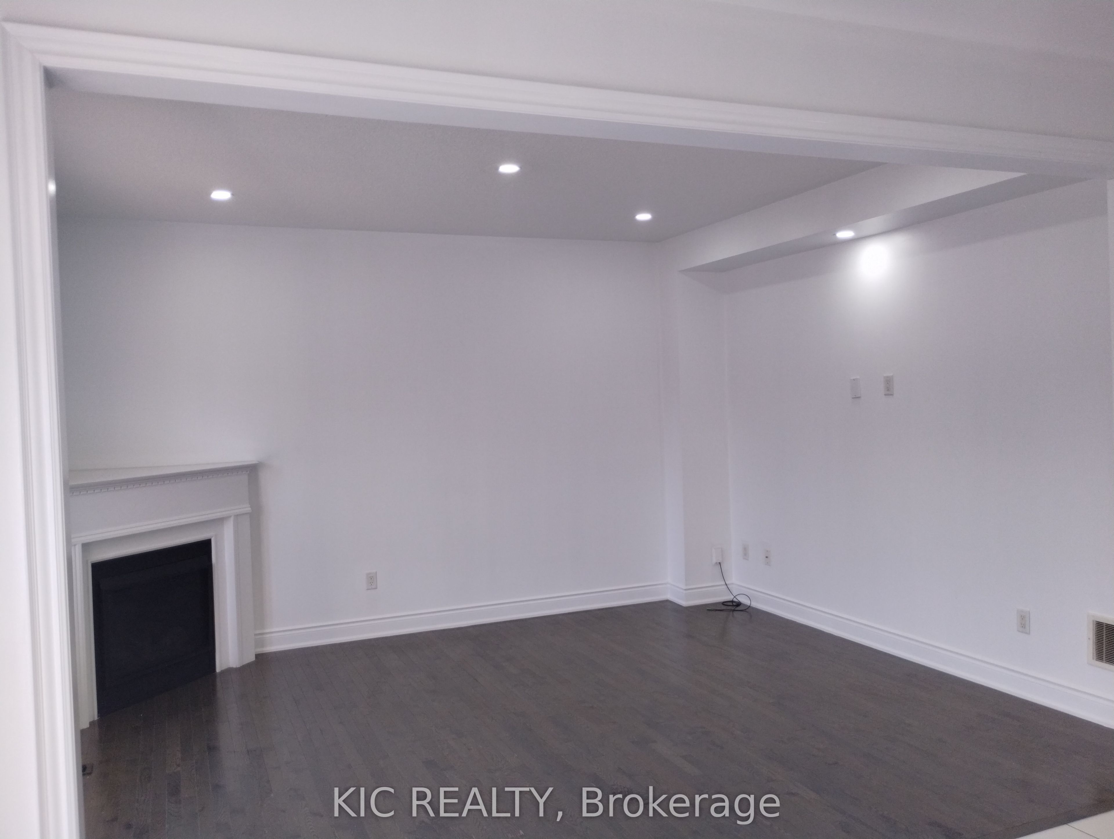 1461 Lormel Gate Avenue Property Photo 5