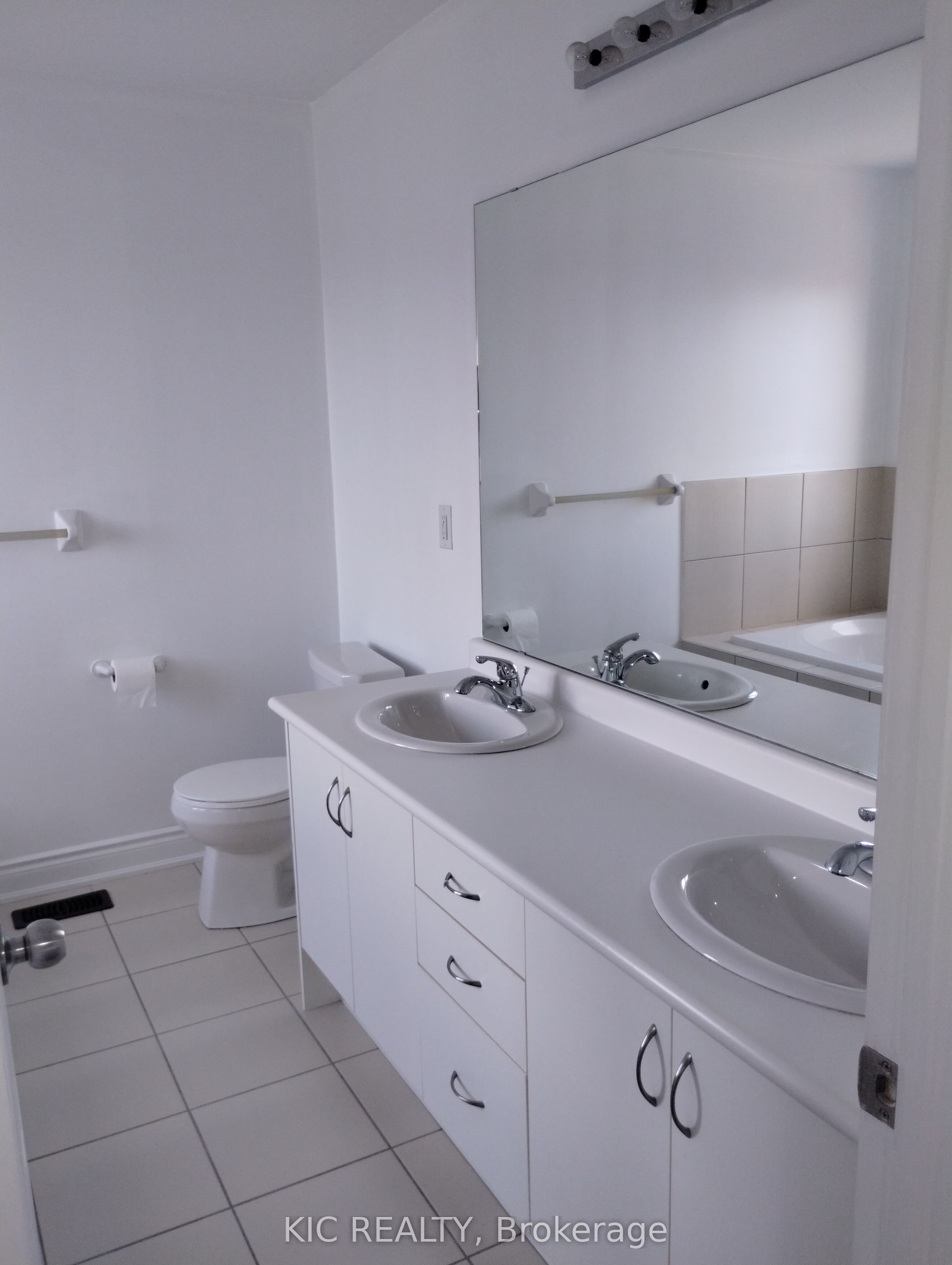 1461 Lormel Gate Avenue Property Photo 16