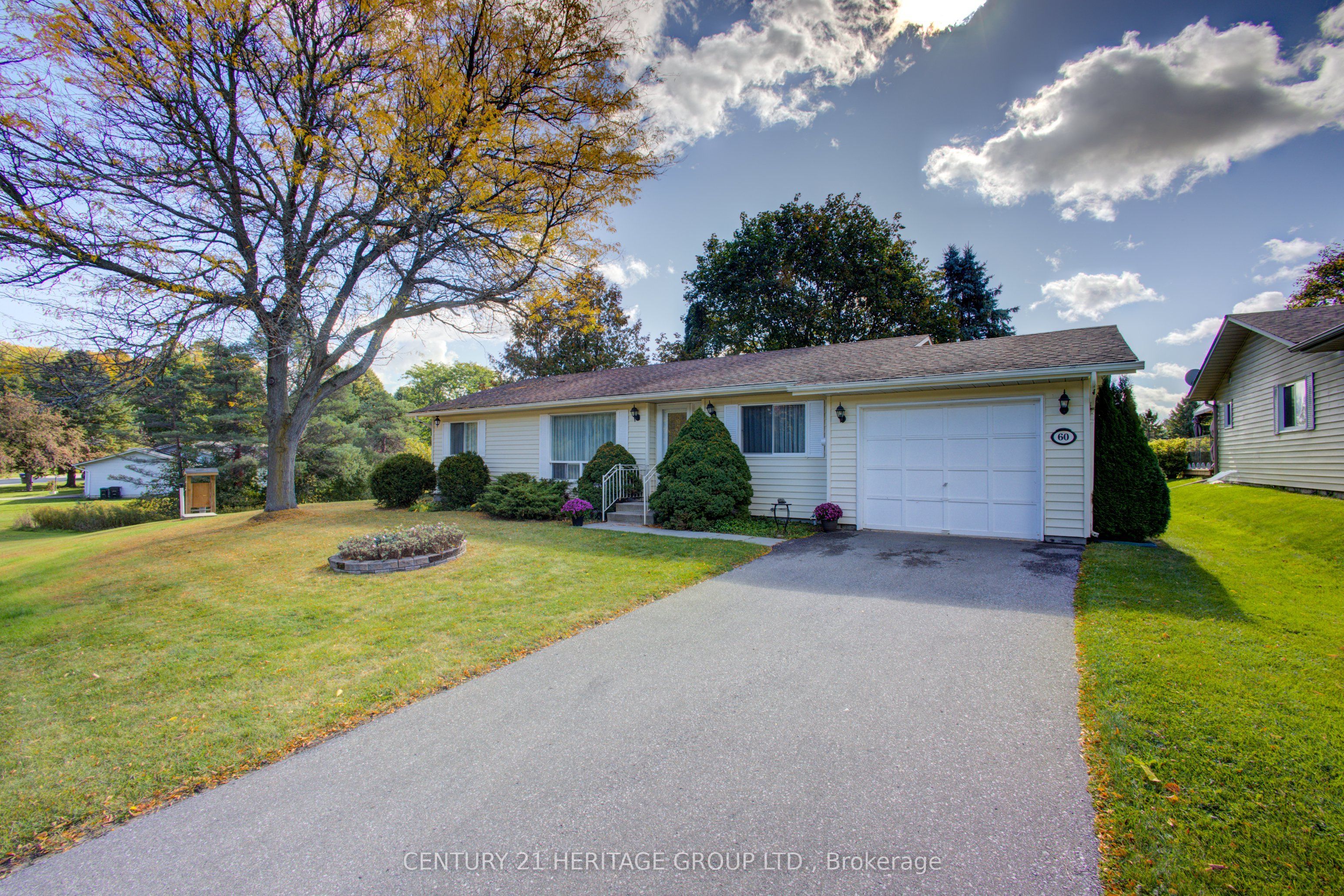 60 Tecumseth Pines Drive Property Photo 2