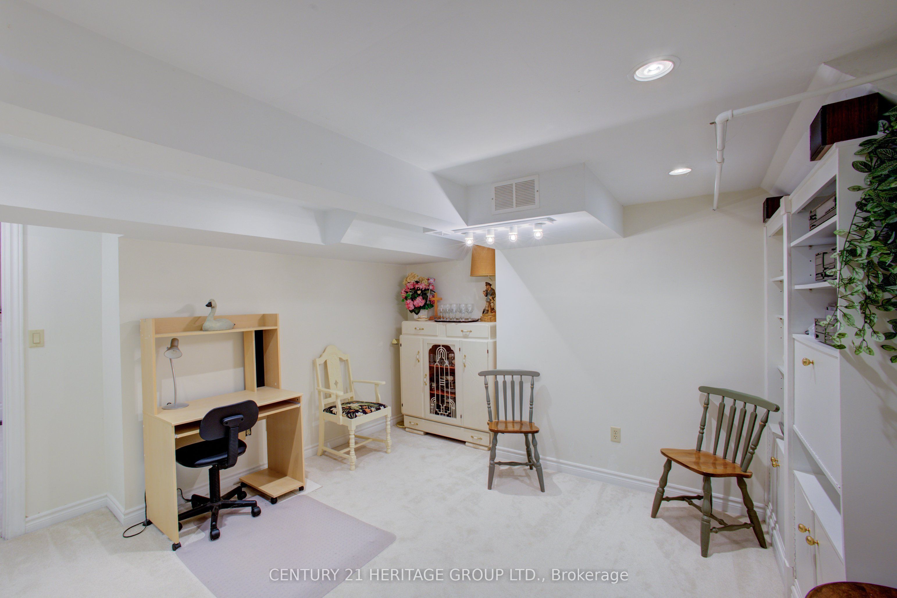 60 Tecumseth Pines Drive Property Photo 29