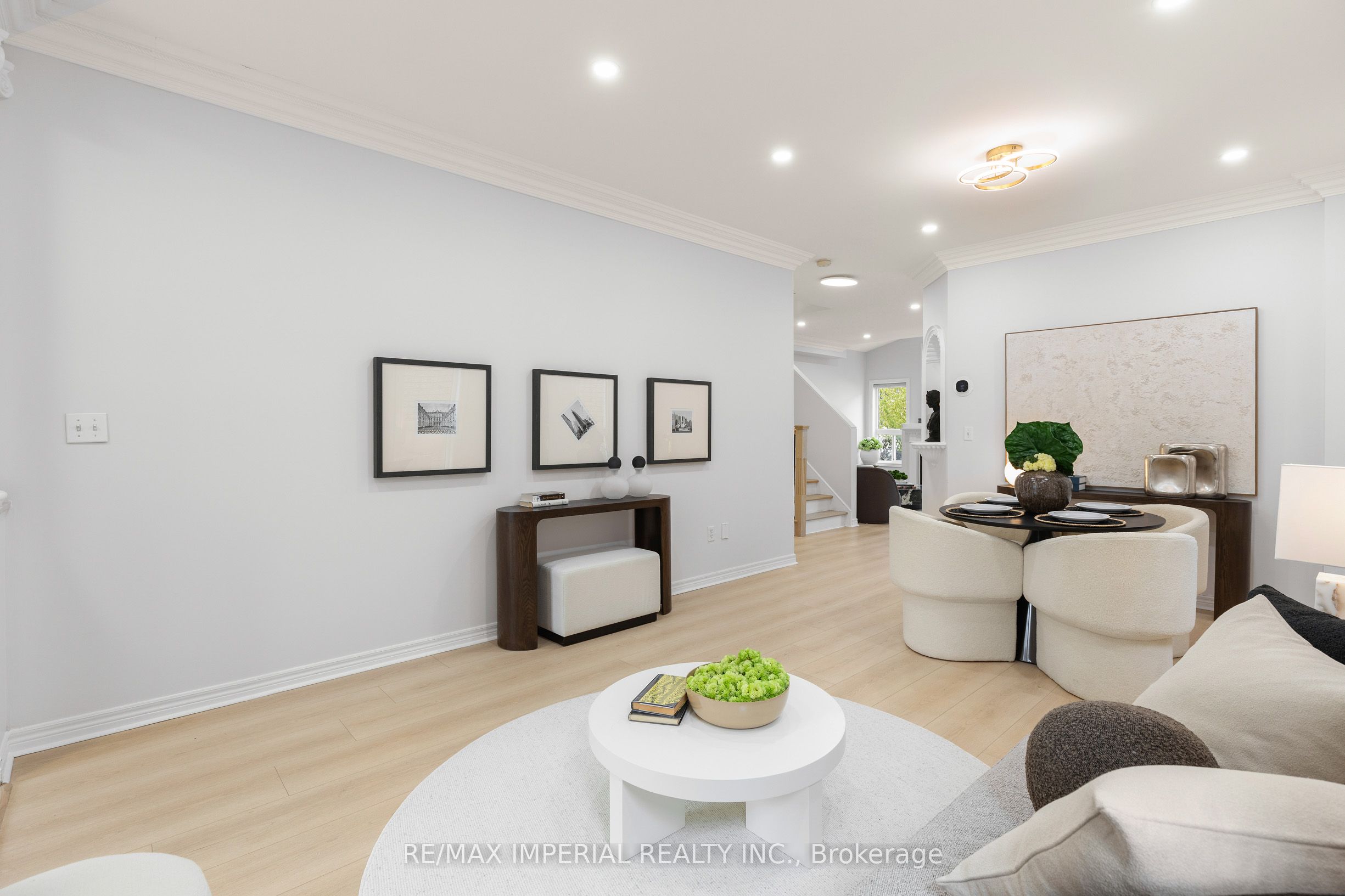 44 Hawkview Boulevard Property Photo 9