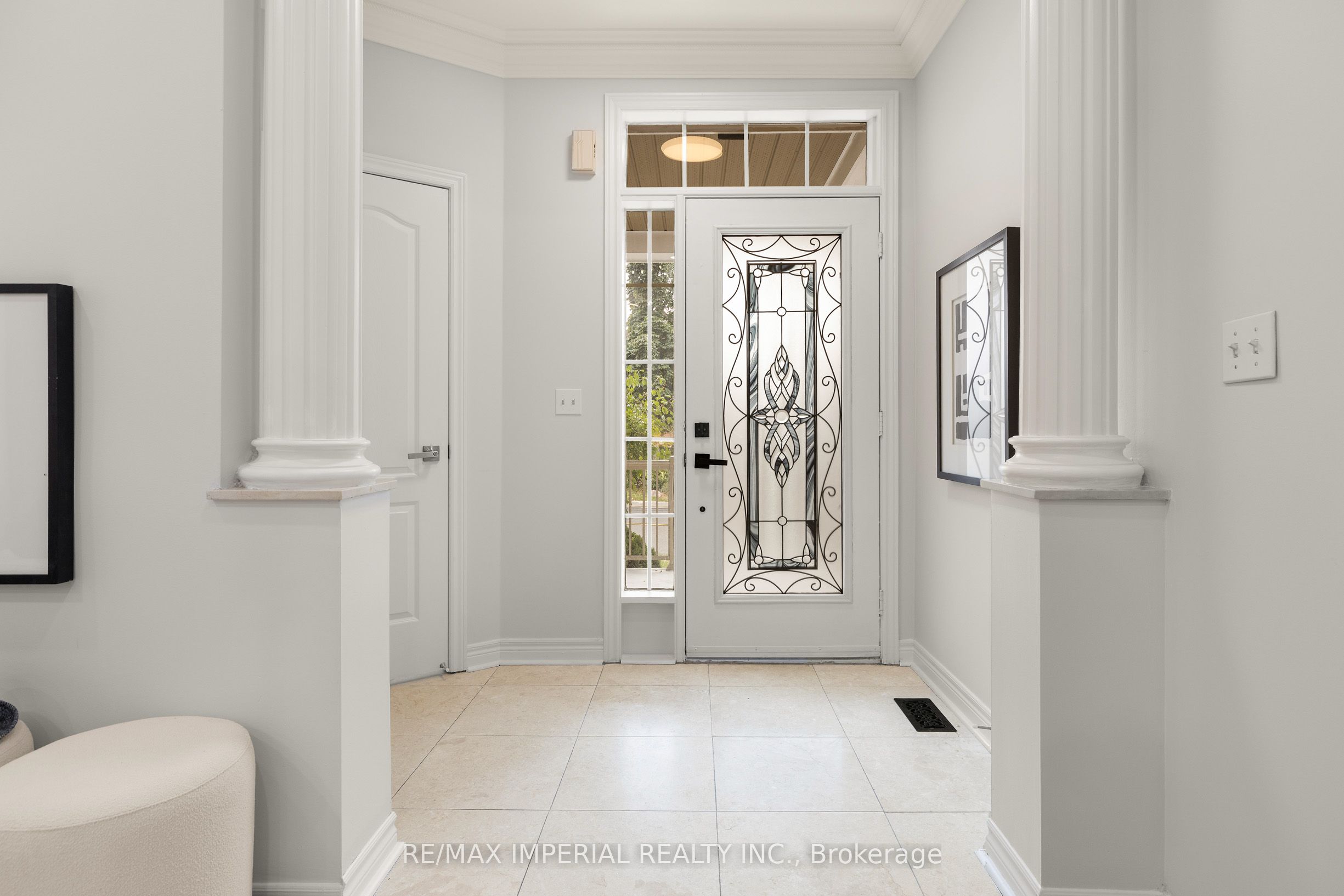 44 Hawkview Boulevard Property Photo 12