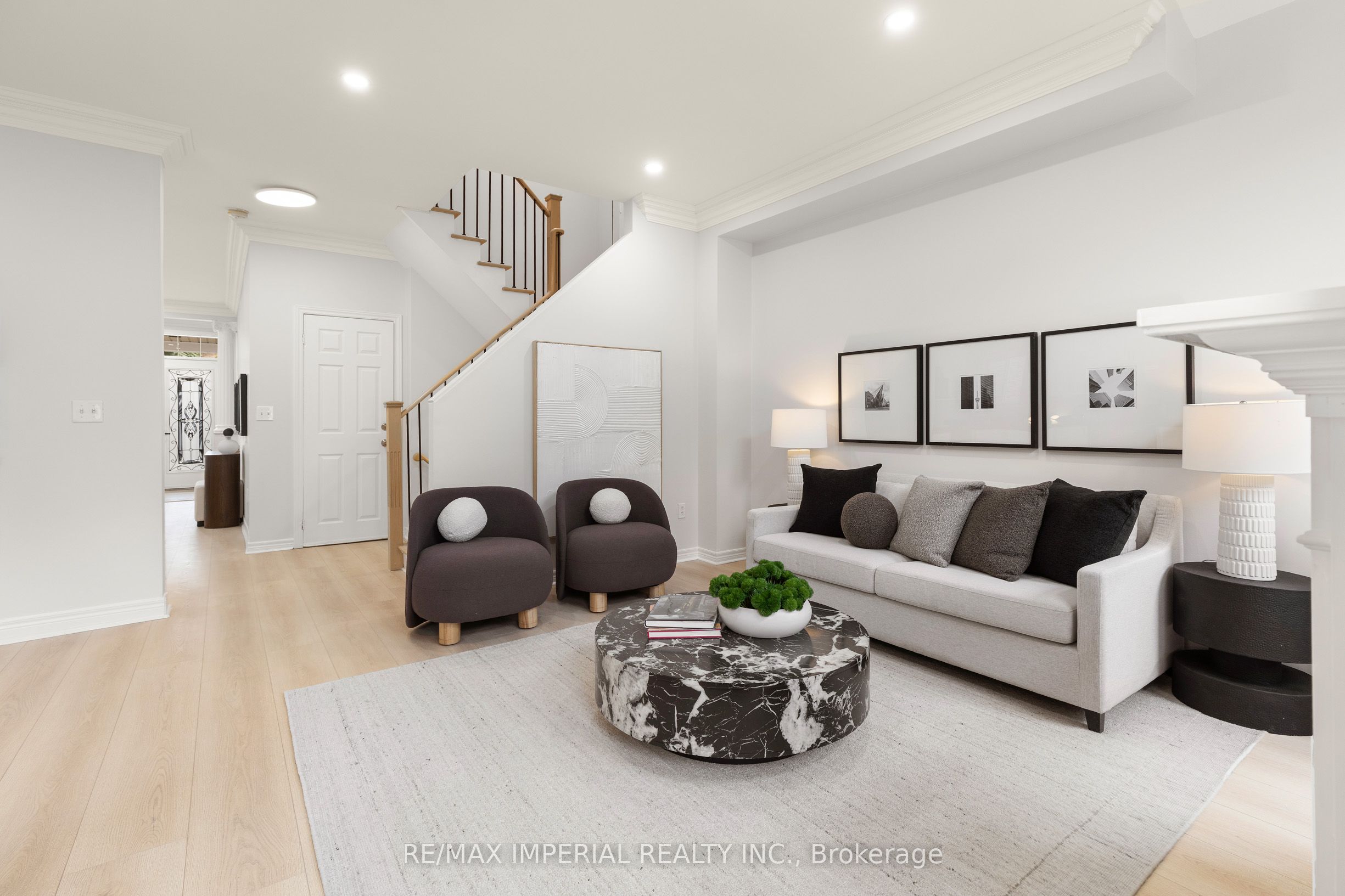 44 Hawkview Boulevard Property Photo 14