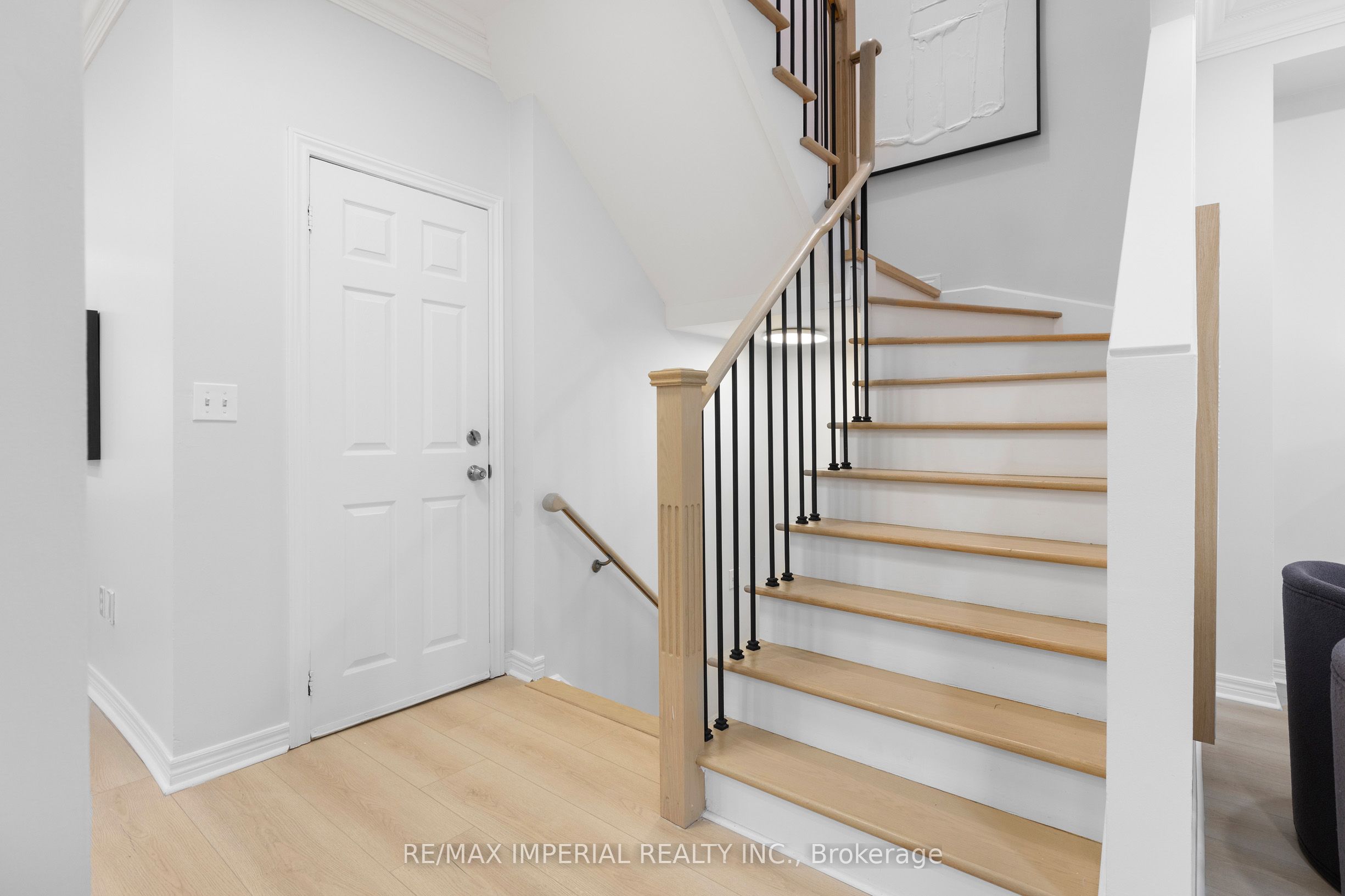 44 Hawkview Boulevard Property Photo 24