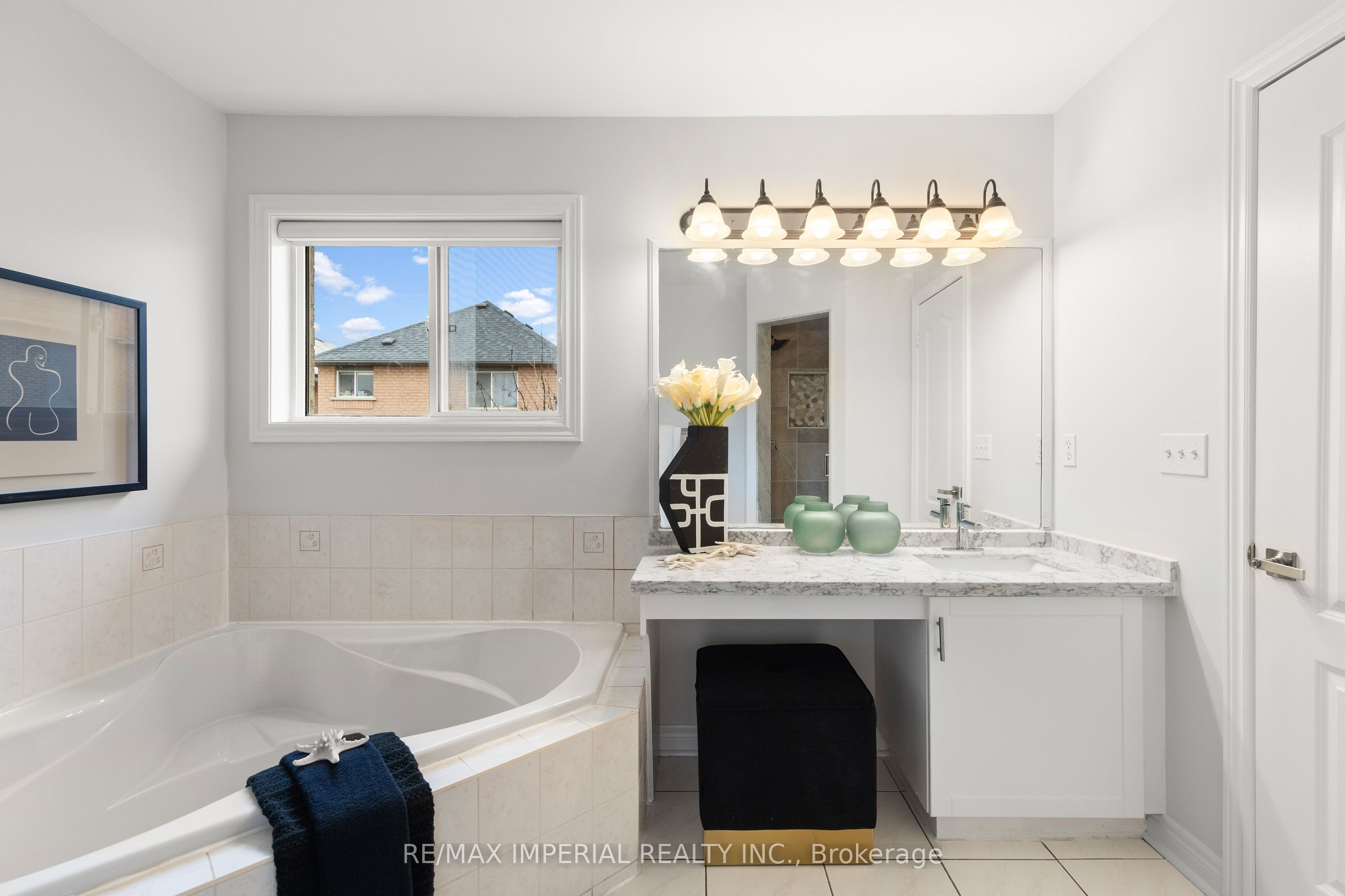 44 Hawkview Boulevard Property Photo 30