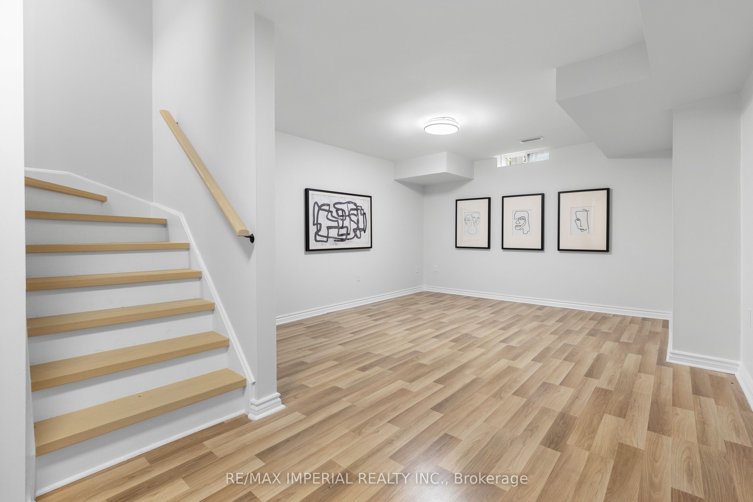 44 Hawkview Boulevard Property Photo 43