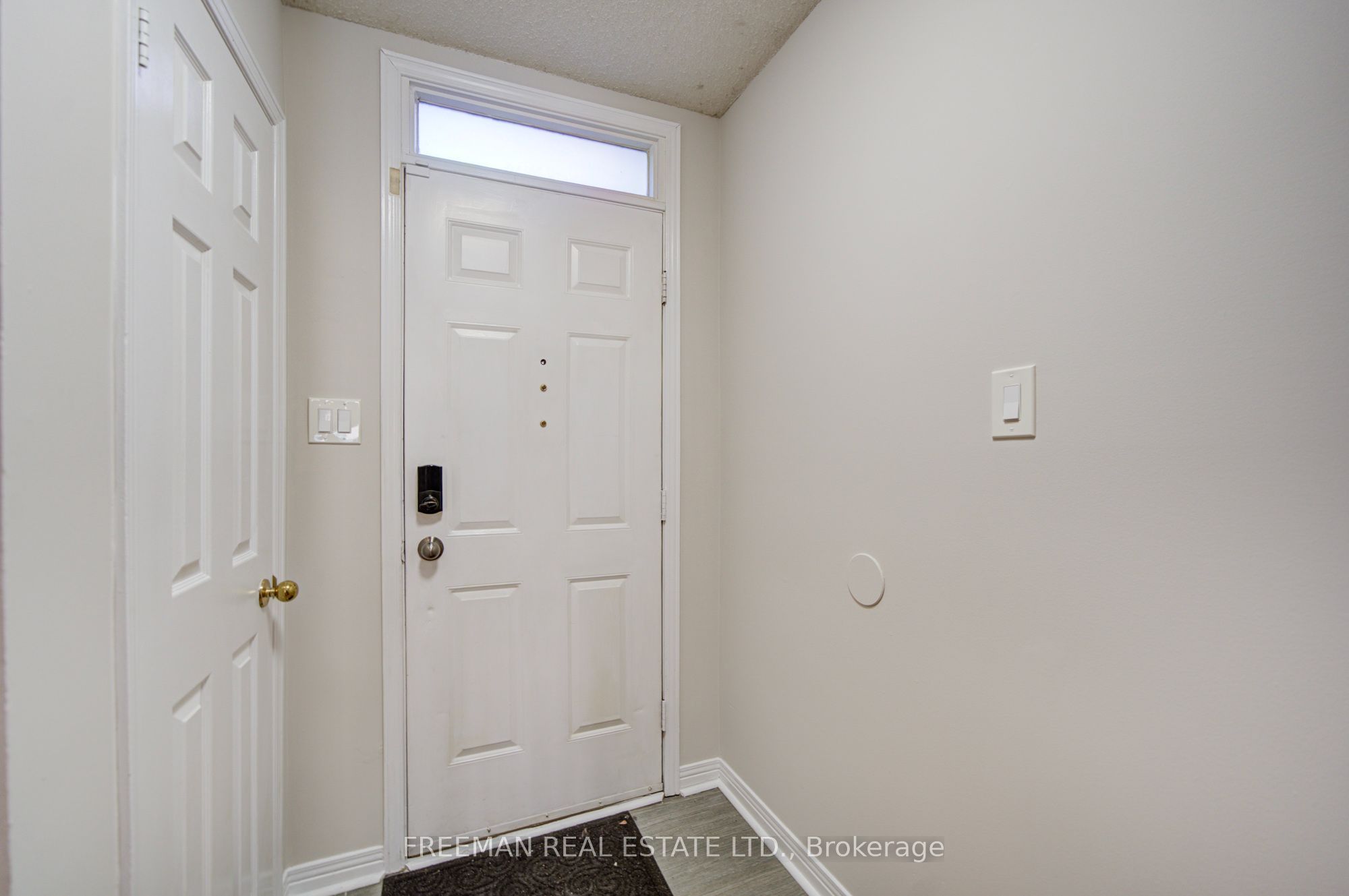 107 Brownstone Circle Property Photo 4
