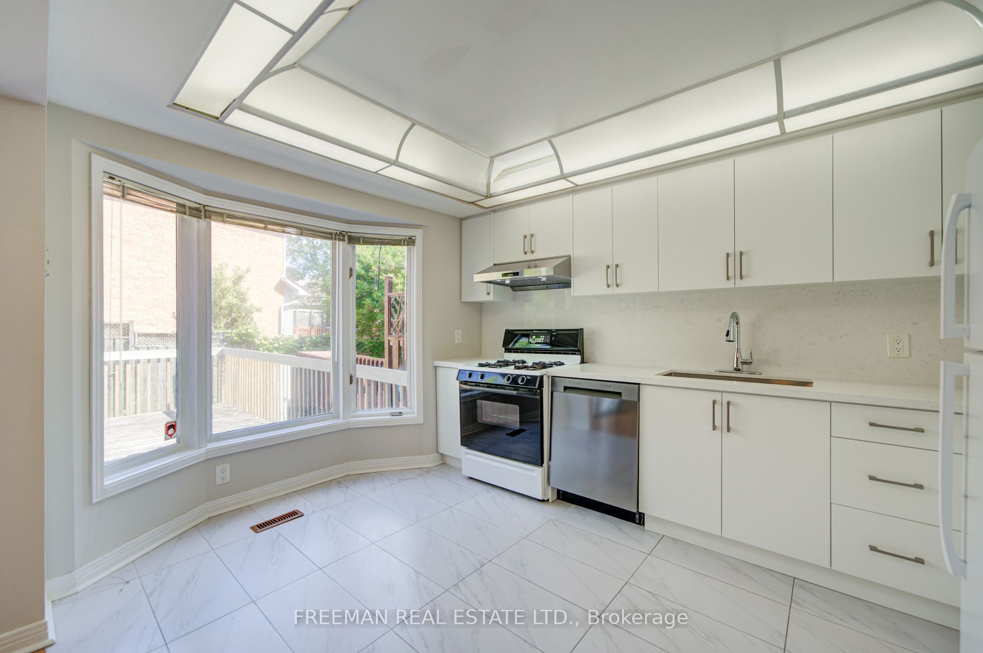 107 Brownstone Circle Property Photo 14