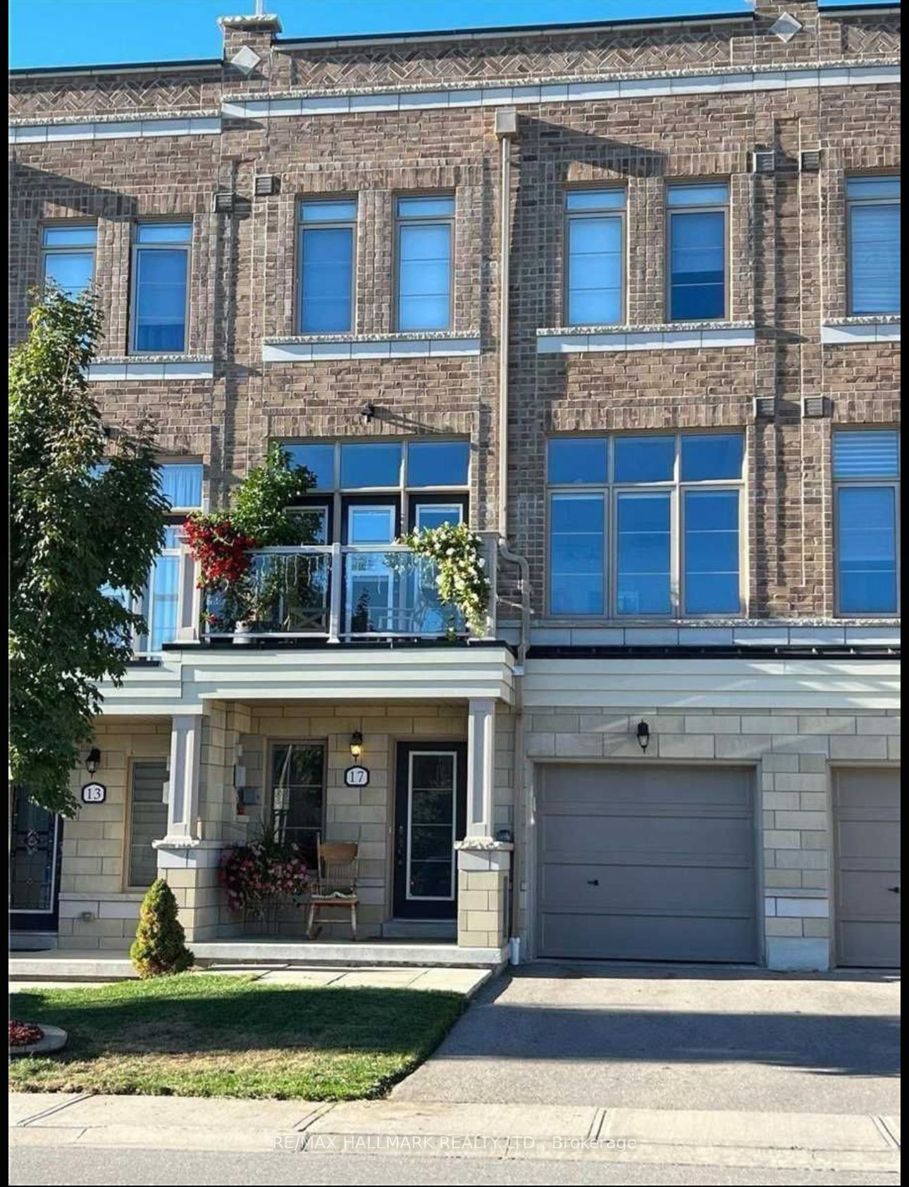 17 Cornerbank Crescent Property Photo 1