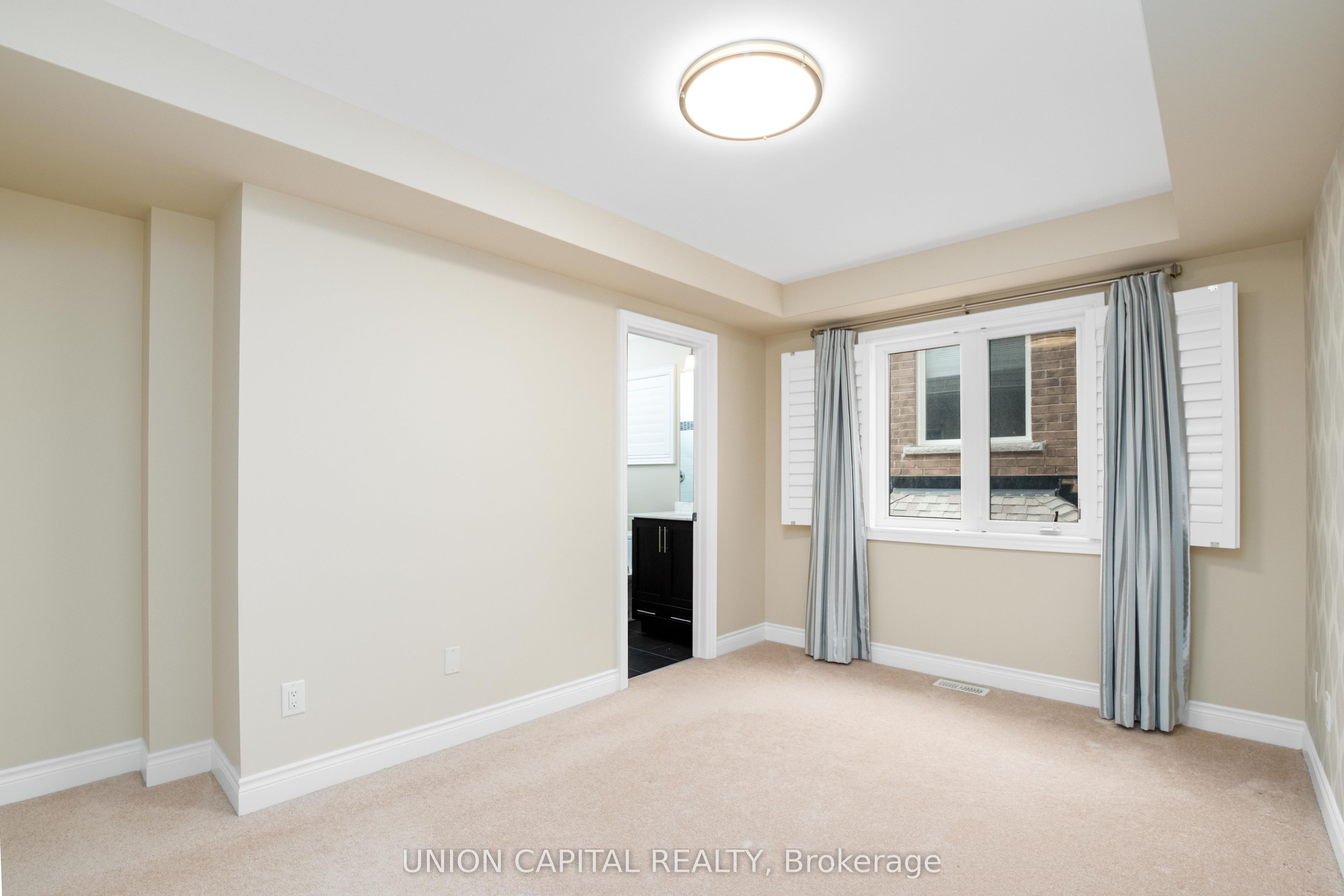 24 Royal West Road Property Photo 35