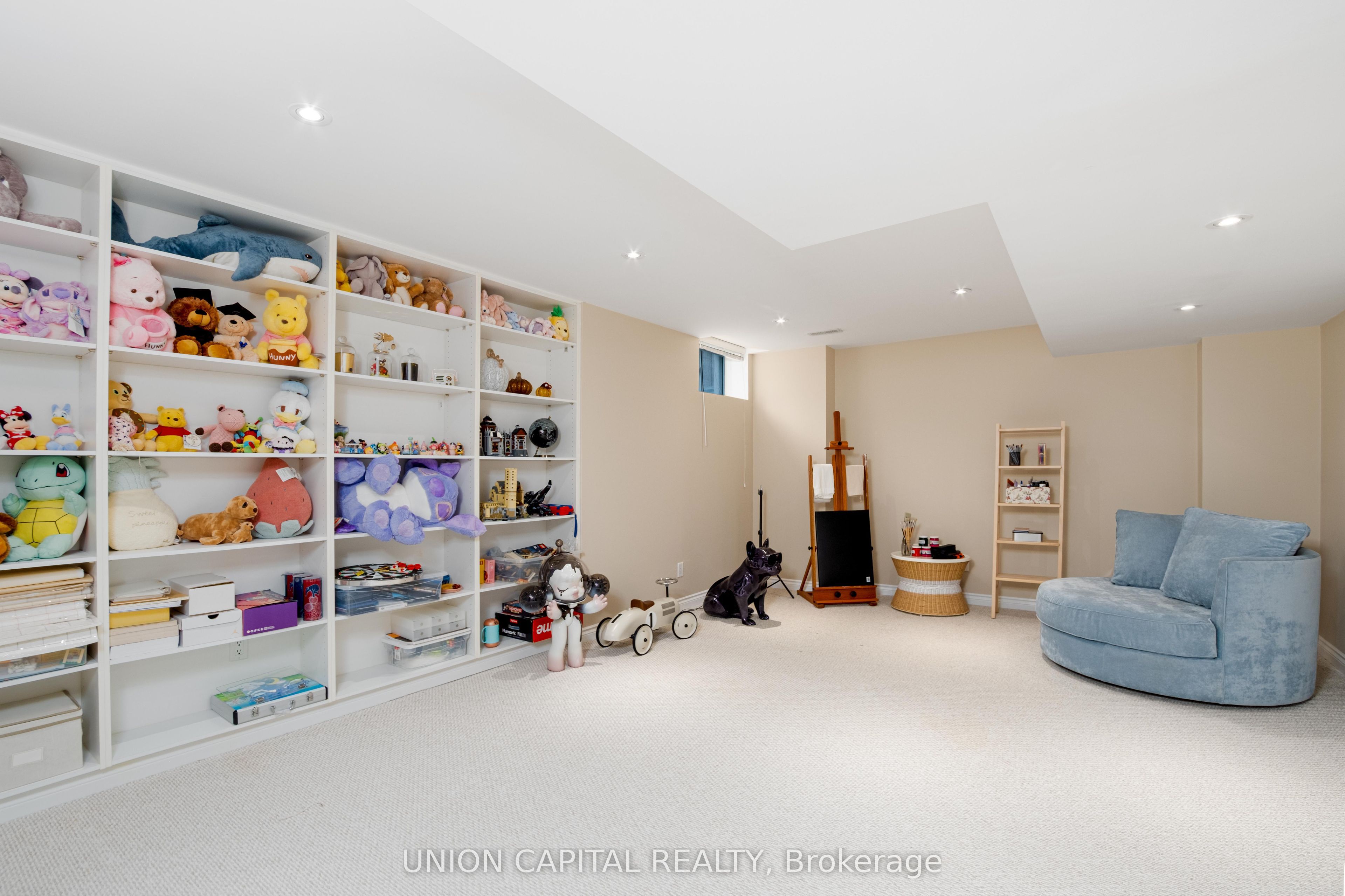 24 Royal West Road Property Photo 36