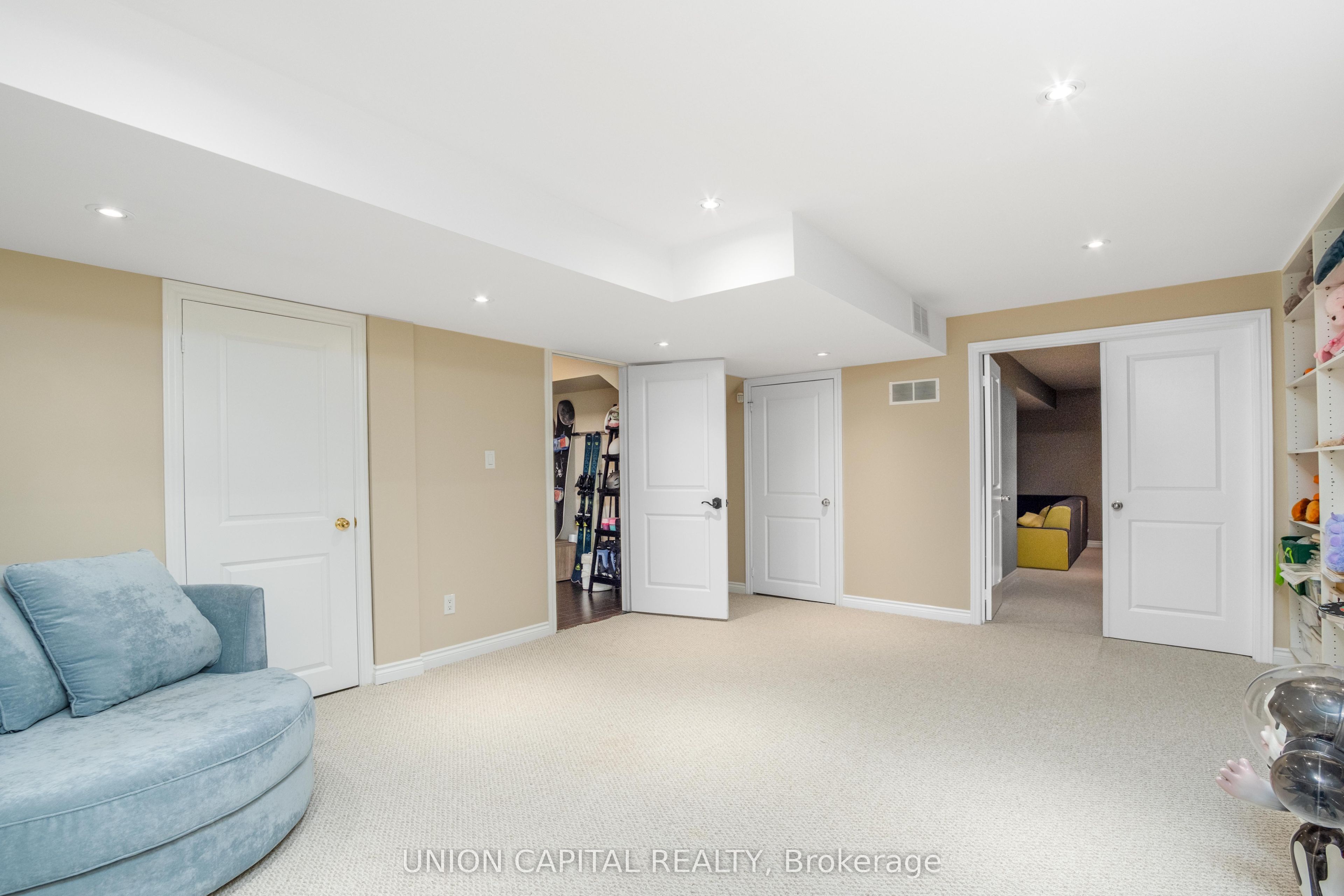 24 Royal West Road Property Photo 37