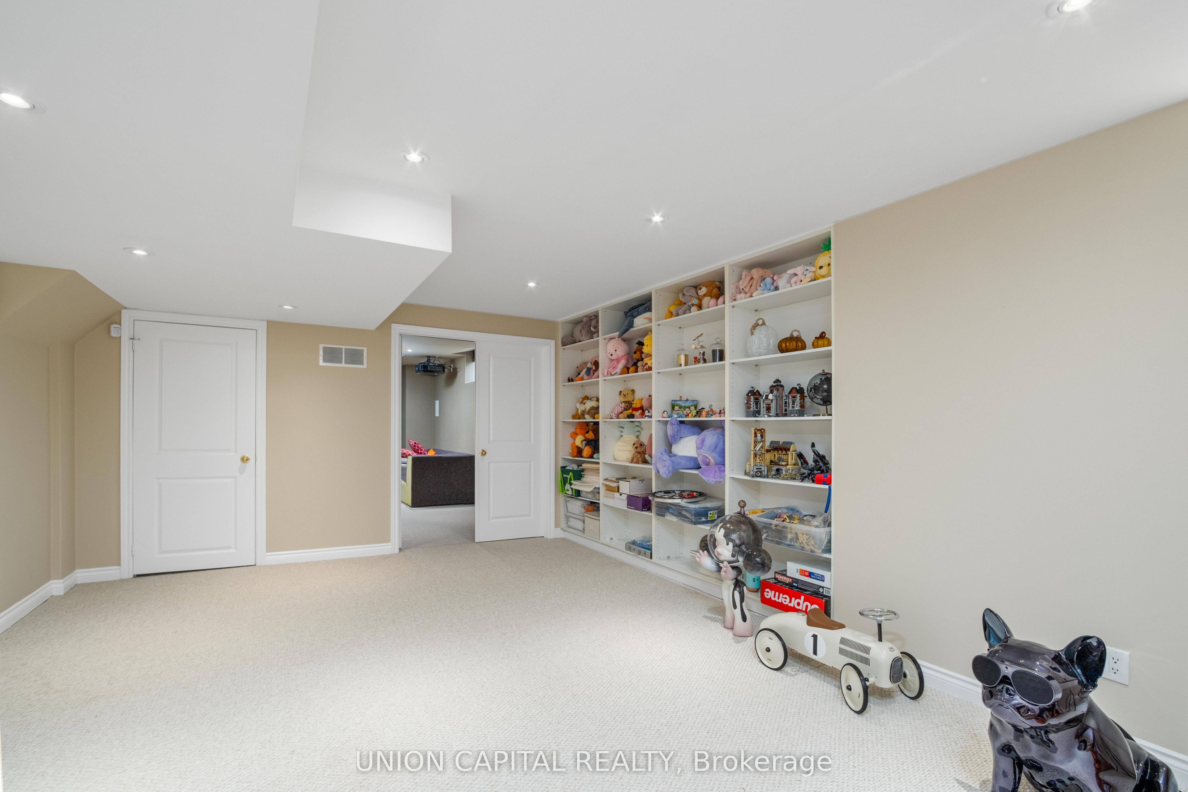24 Royal West Road Property Photo 38