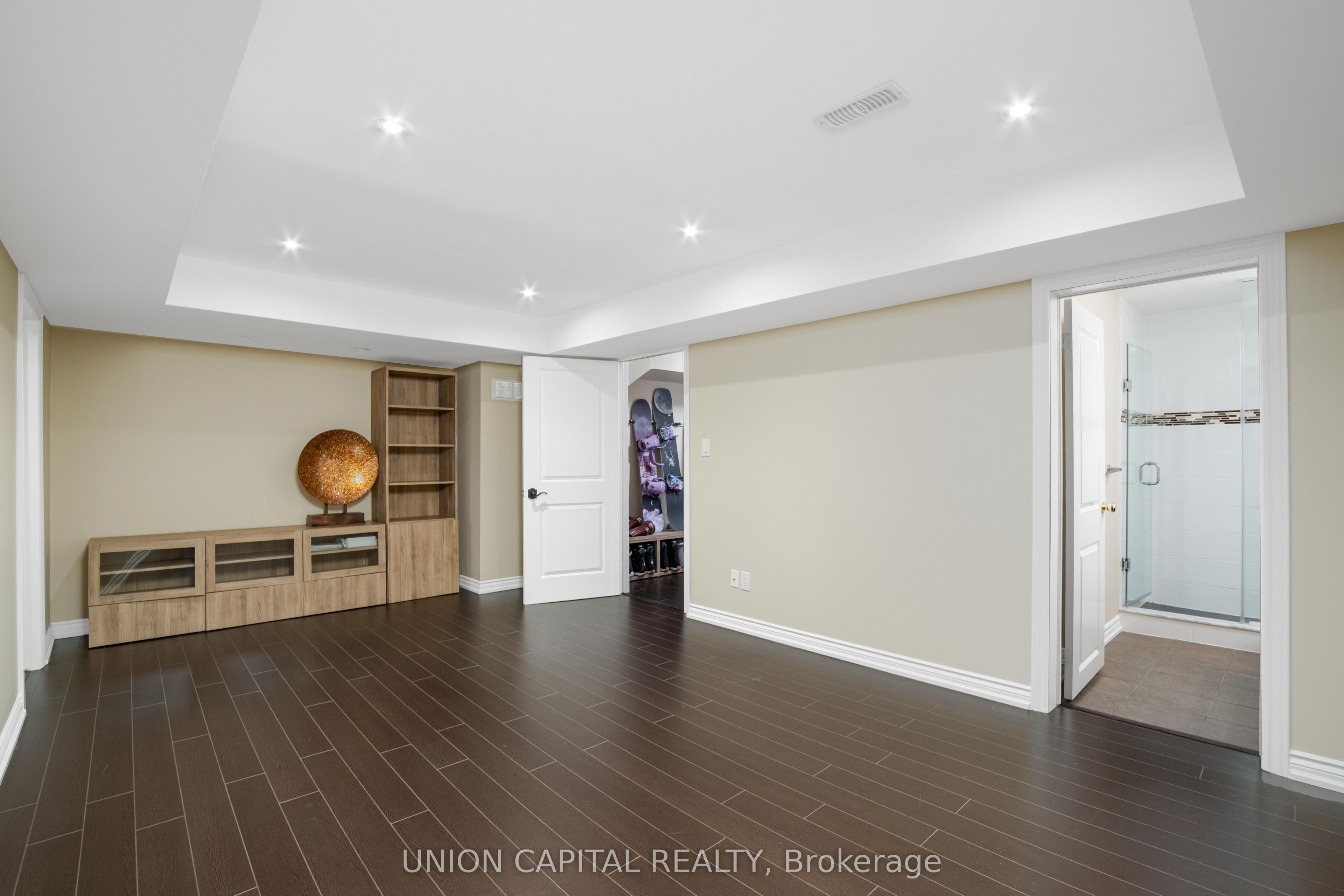 24 Royal West Road Property Photo 39