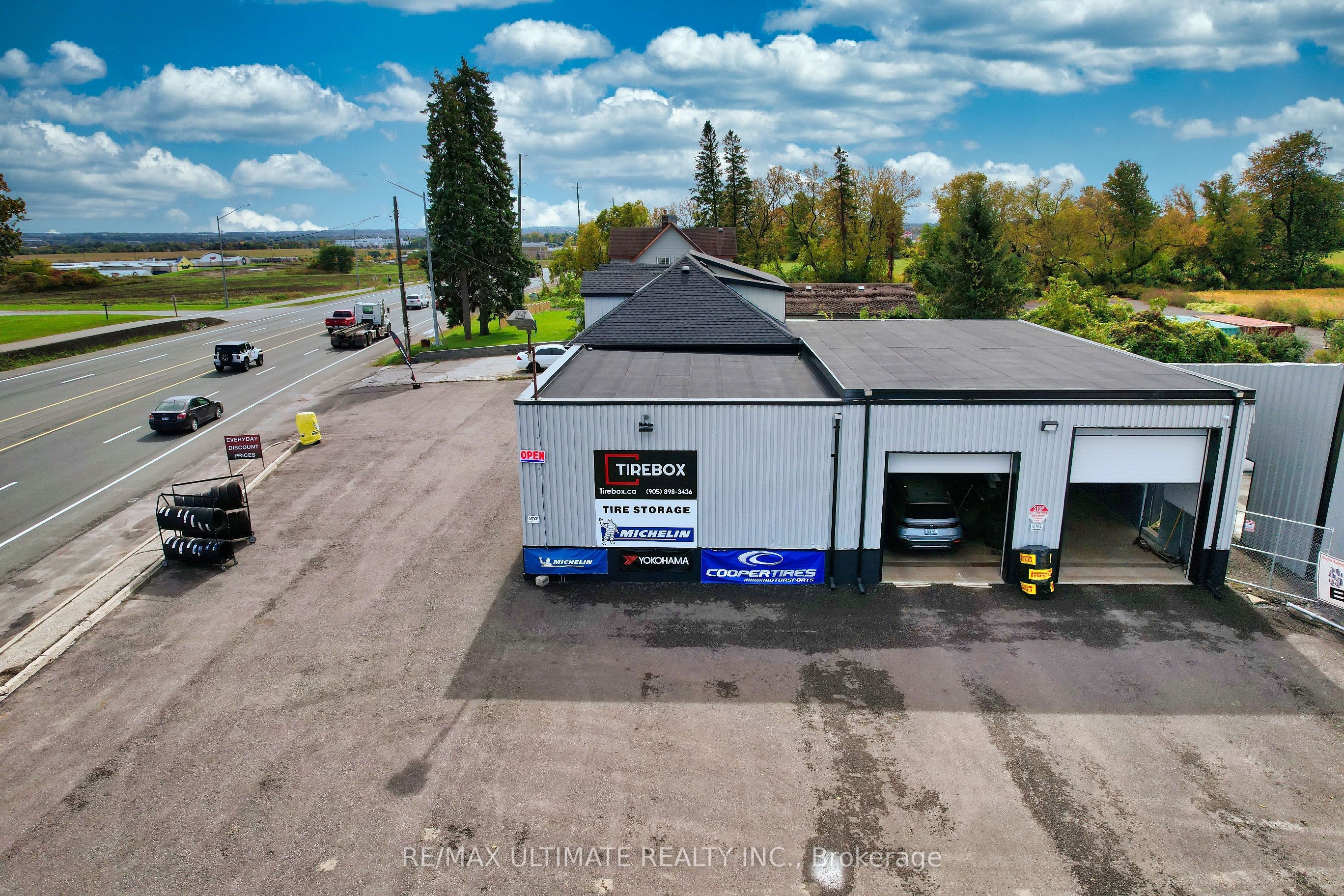 18582 Yonge Street Property Photo 3