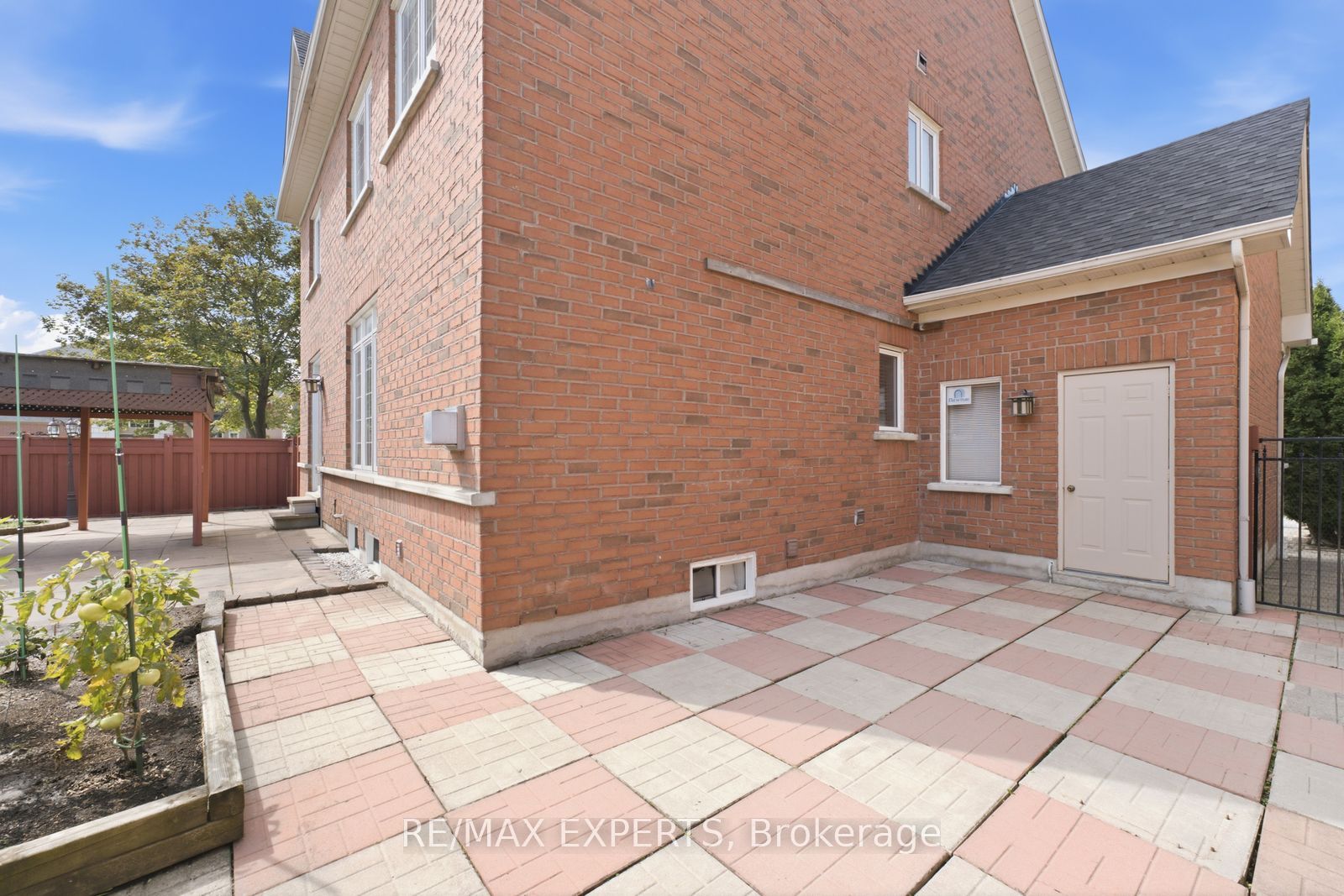 1 Cetona Avenue Property Photo 42