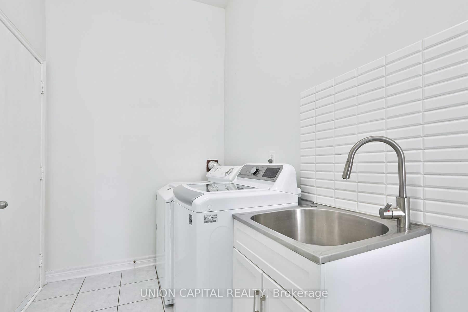 81 Ten Oaks Boulevard Property Photo 43