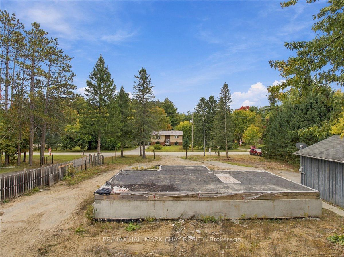 8240 Main Street Property Photo 8