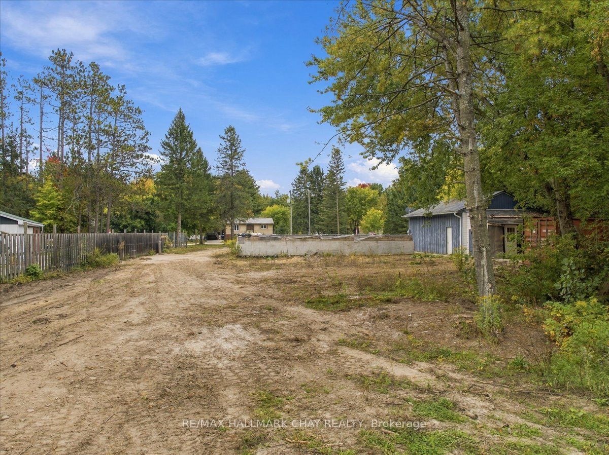8240 Main Street Property Photo 12