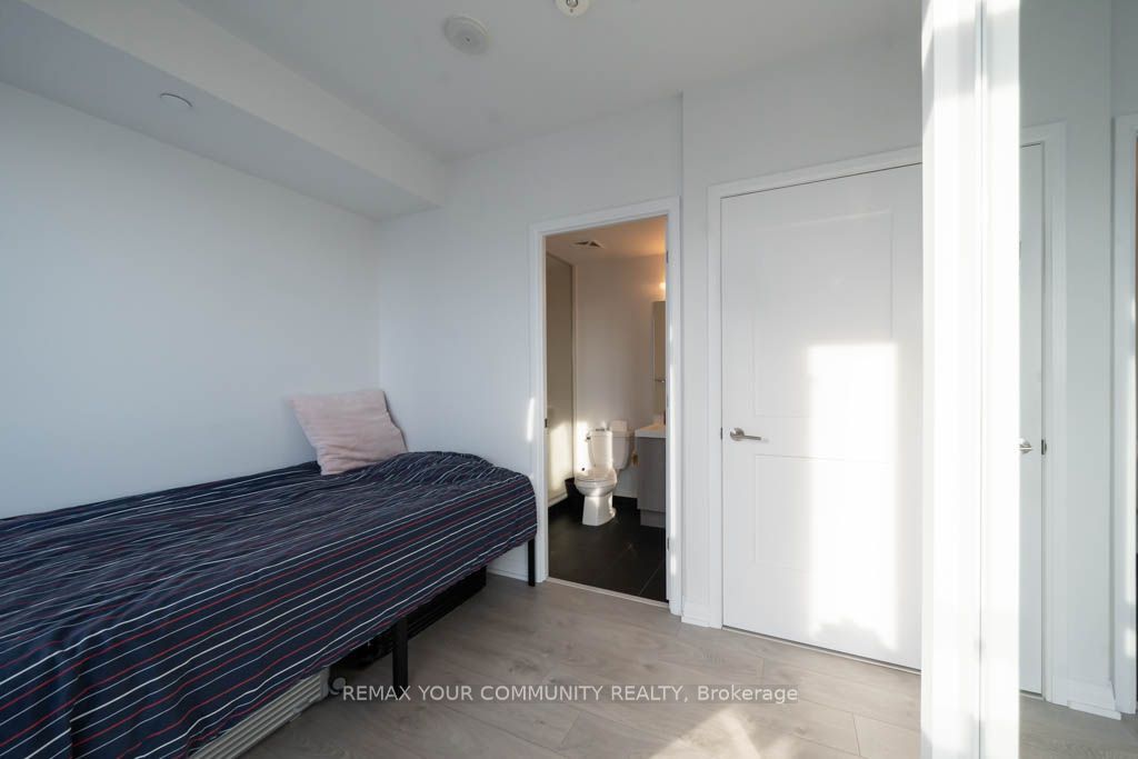 7895 Jane Street 3406 Property Photo 11