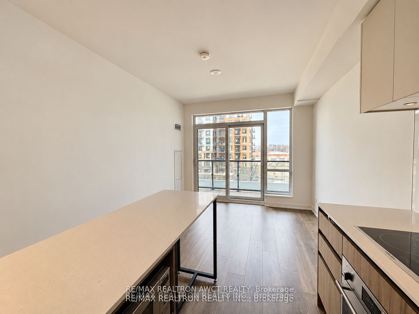 7950 Bathurst Street 525 Property Photo 3