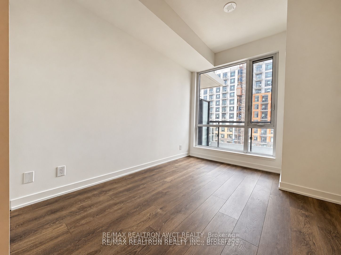 7950 Bathurst Street 525 Property Photo 5